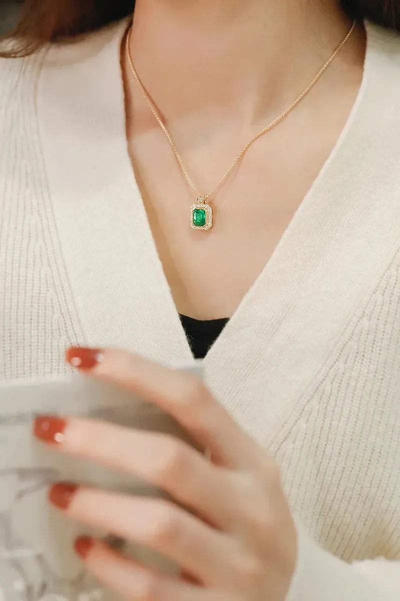 18K White or Yellow Gold Emerald and Diamond Necklace for Women - Luxury Elegant Jewelry Gift for Anniversary, Birthday & Special Occasions