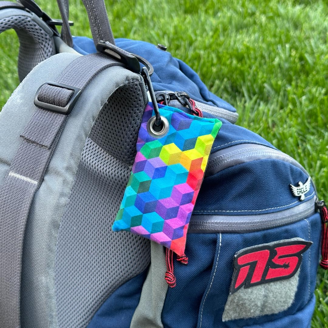 HYZER HOUND DISCS Disc Golf Chalk Bag - Moisture Absorbing Hand Grip Enhancer for Summer Play | Durable & Portable with Carabiner Clip | Essential Disc Golf Accessory for Better Throws | Perfect for Hot Weather, Tournaments & Practice Sessions