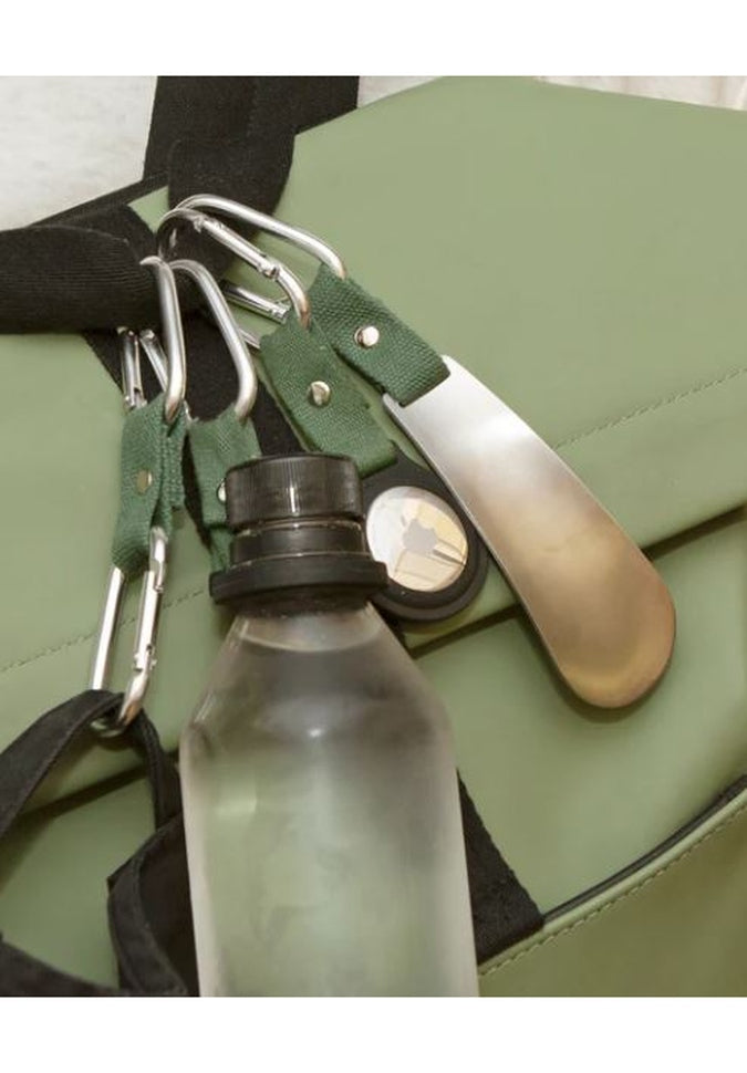 Kikkerland Clippable Shoehorn - Durable Metal Shoe Horn with Clip for Easy Storage - Perfect for Travel, Home & Office Use