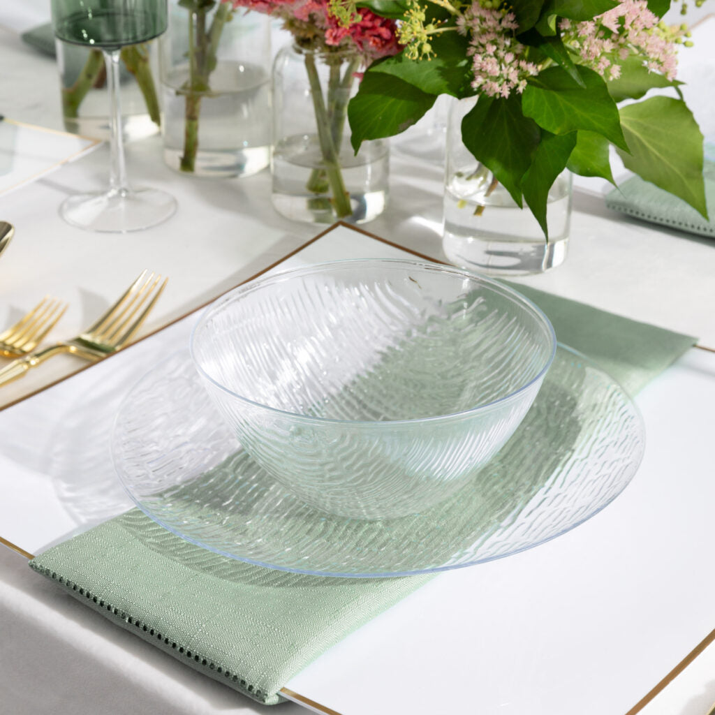 32-Piece Clear Round Plastic Dinnerware Set for 16 Guests - Shatterproof Disposable Plates, Bowls, Cups & Cutlery - Perfect for Parties, Picnics, BBQs & Outdoor Events