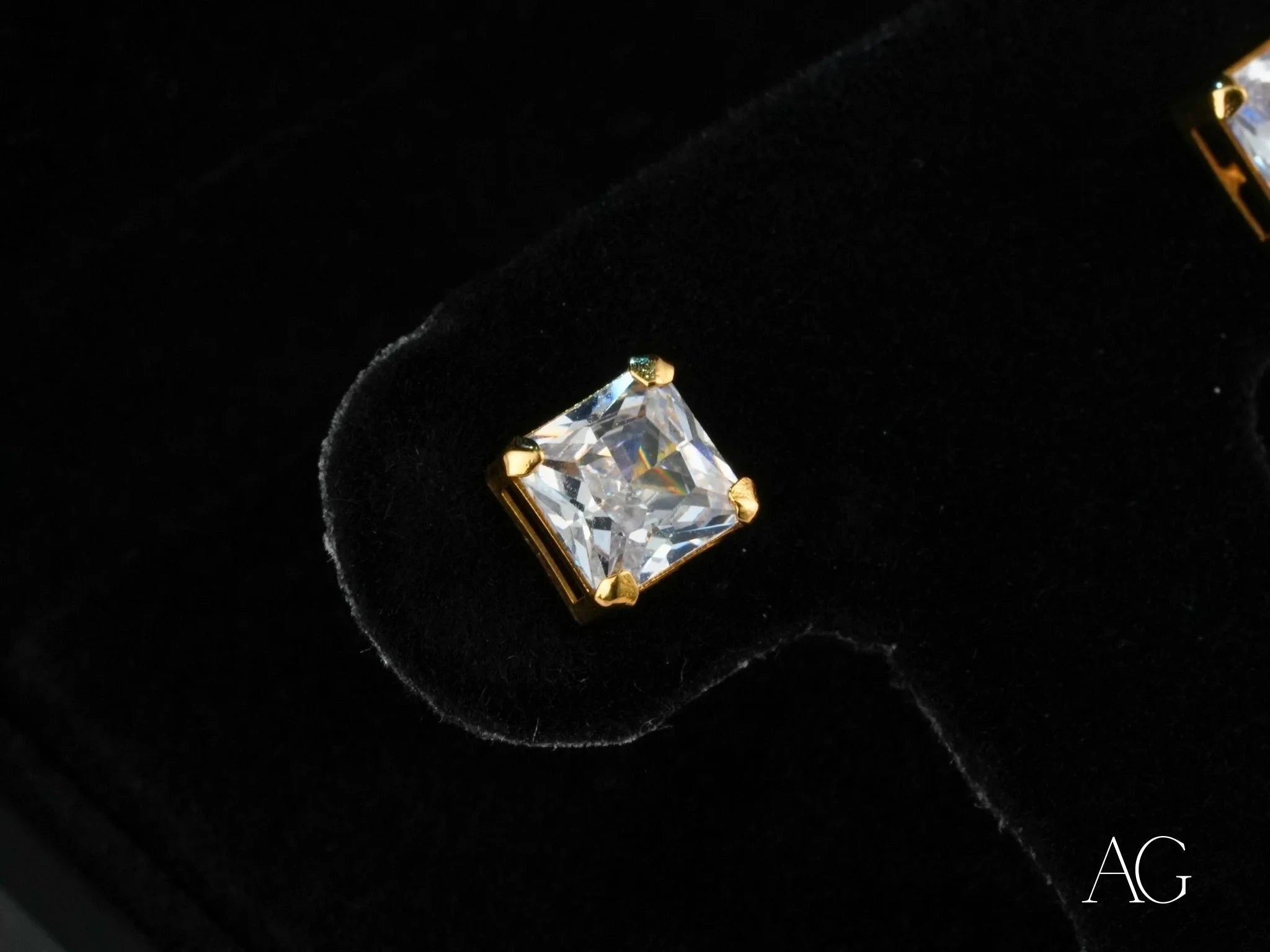 18k Gold Square Cubic Zirconia Stud Earrings for Women – Elegant & Hypoallergenic Luxury Jewelry for Parties, Weddings & Everyday Wear
