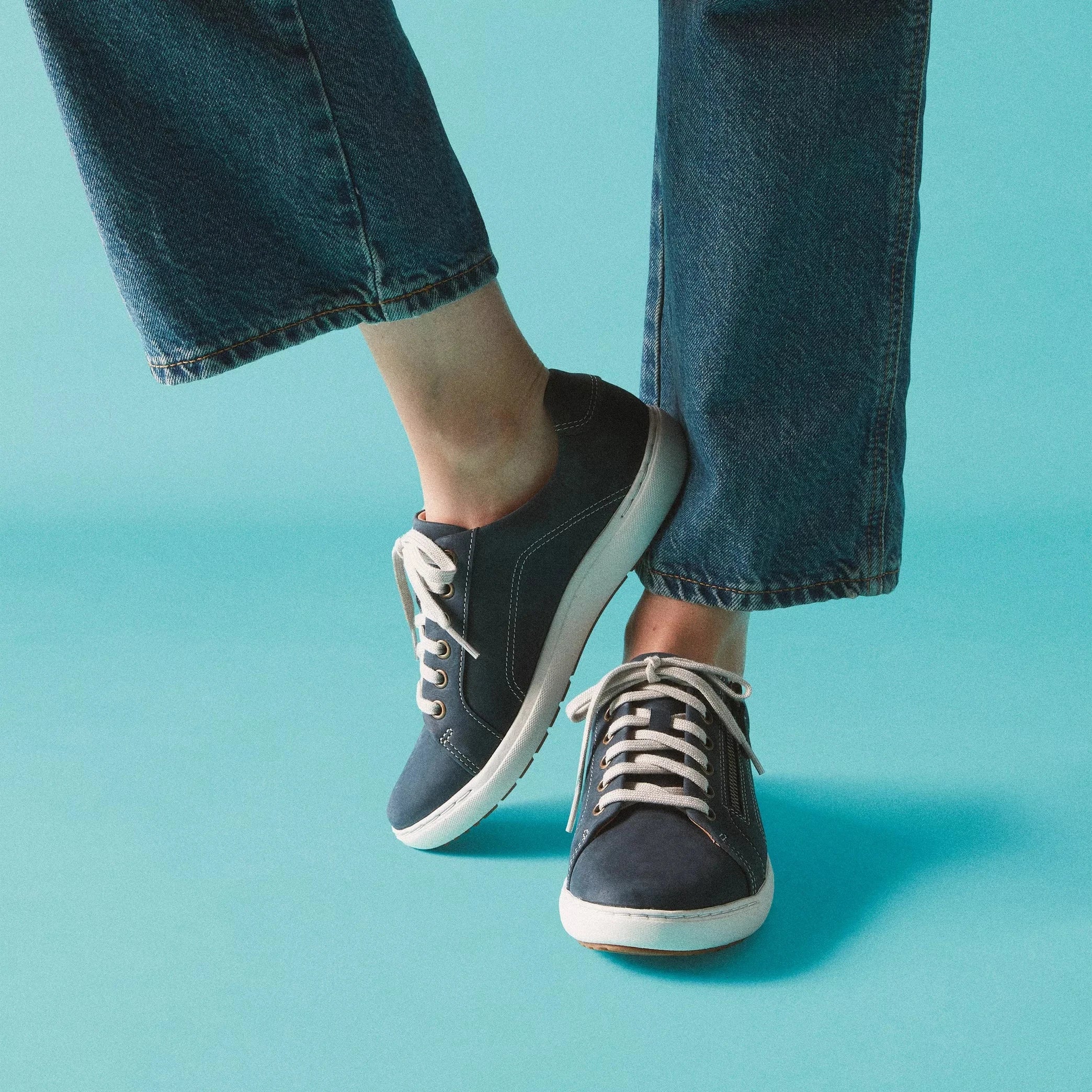 CLARKS NALLE LACE Women's Comfortable Walking Shoes - Medium & Wide Width Options for All-Day Wear - Perfect for Work, Travel & Casual Outings