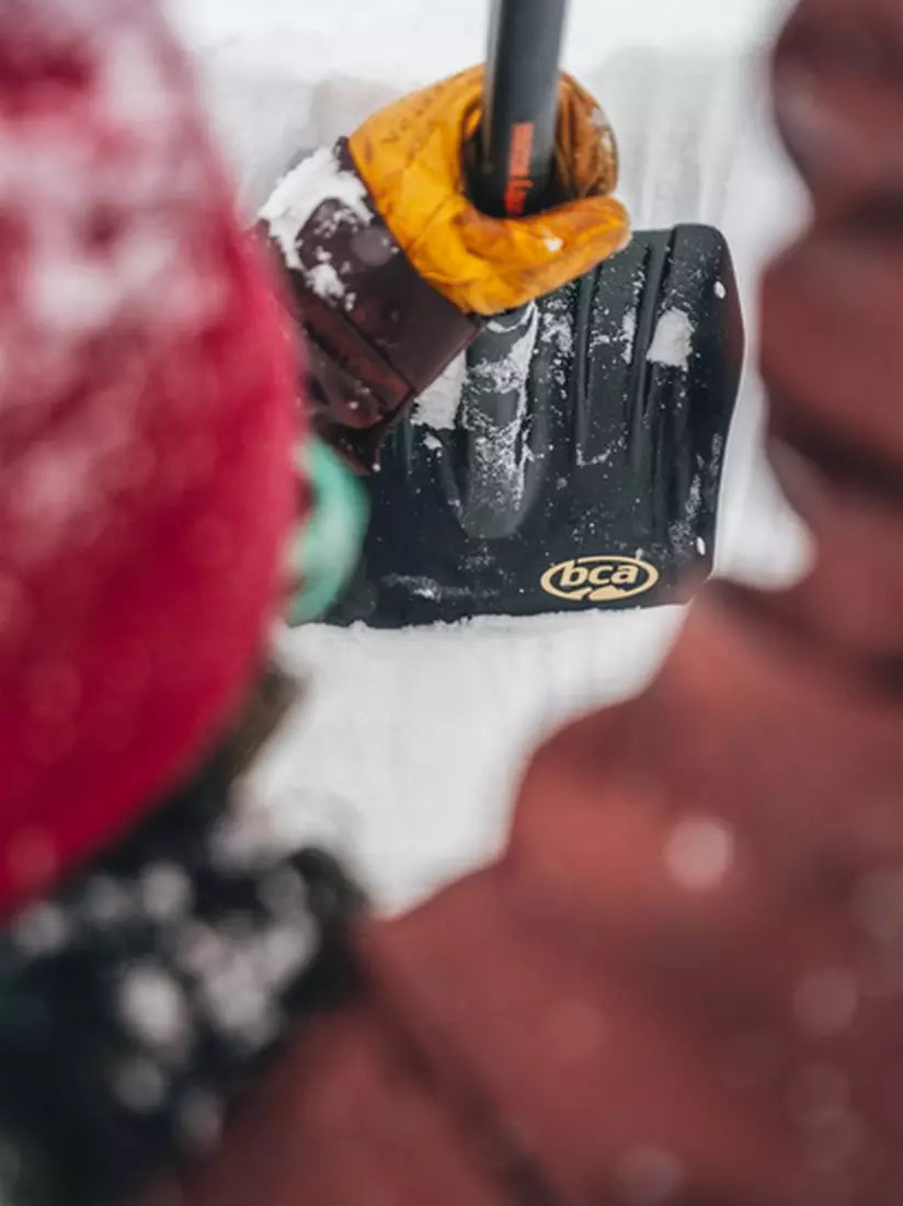 BCA Dozer 2T S Avalanche Shovel - Lightweight Aluminum Snow Shovel for Backcountry Skiing, Snowboarding & Winter Survival Gear - Perfect for Emergency Car Kits & Off-Road Adventures