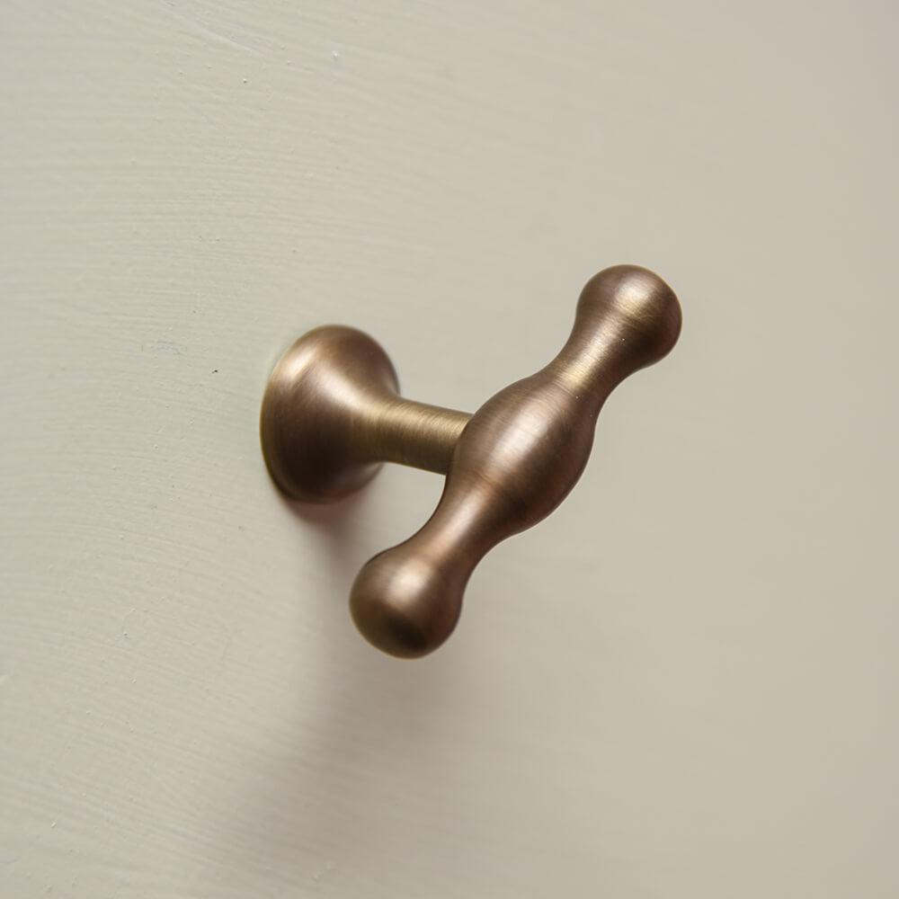 Vintage Antique Brass Anchor T-Bar Cabinet Knob - Classic Nautical Drawer Pull for Kitchen, Bathroom & Furniture - Perfect for Coastal & Farmhouse Decor
