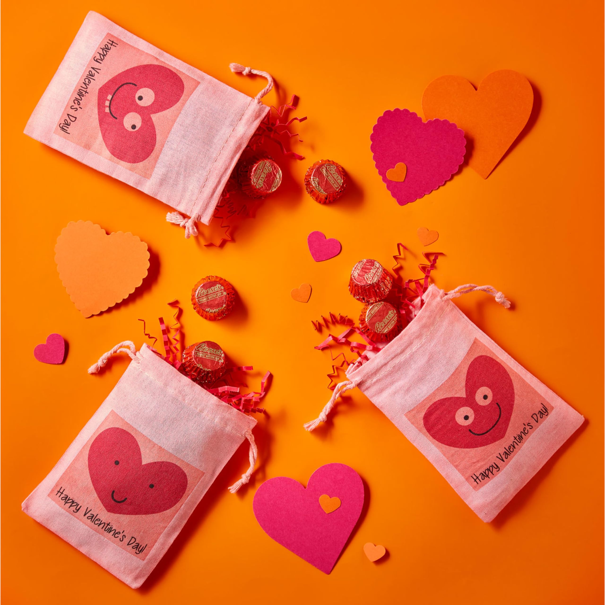 Reese's Miniatures Milk Chocolate Peanut Butter Cups - 9.9 oz Valentine's Day Candy Bag | Bulk Chocolate Treats for Gifts, Parties & Snacking