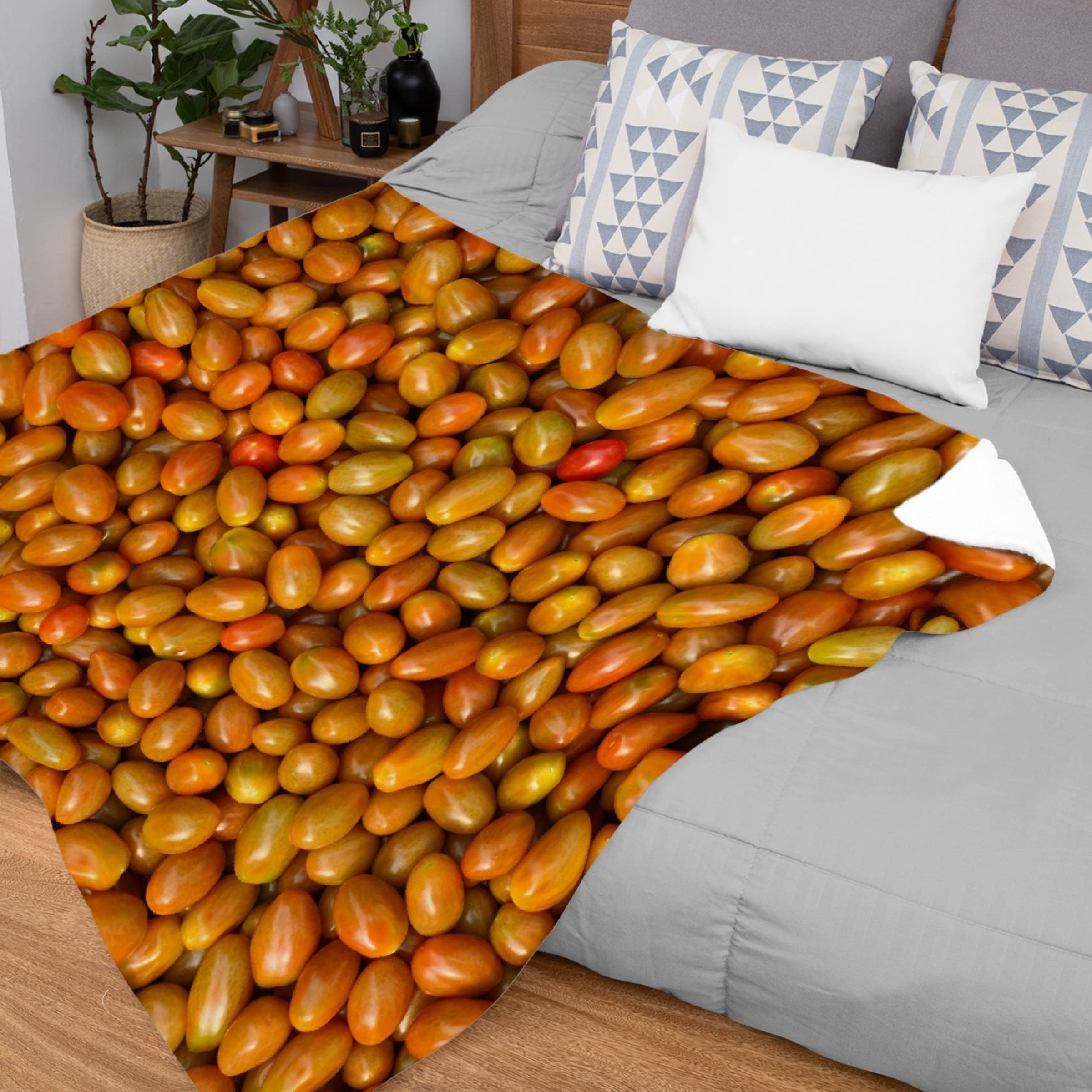 Thuswarm Roma Tomato Flannel Throw Blanket - Extra Large 120