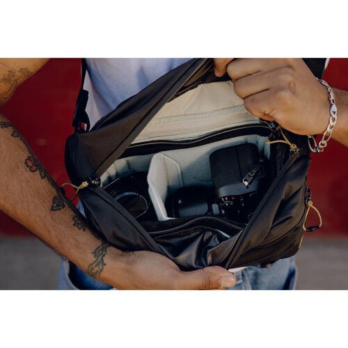 Peak Design Outdoor Sling 7L Camera Bag - Waterproof & Lightweight Crossbody Sling Pack for Travel, Hiking & Everyday Carry (Black) - Perfect for DSLR, Mirrorless Cameras & Essentials