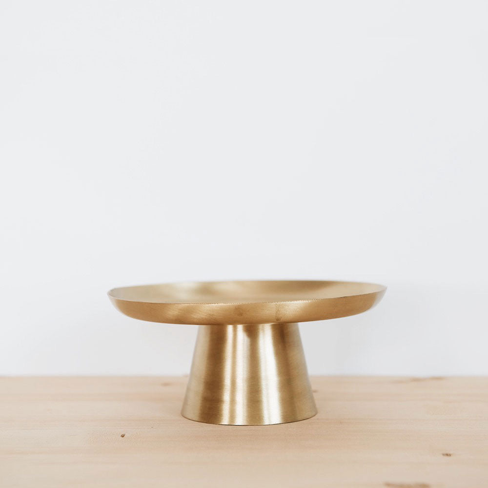 Elegant Small Brass Cake Stand for Desserts, Cupcakes & Pastries - Perfect for Weddings, Parties & Home Decor