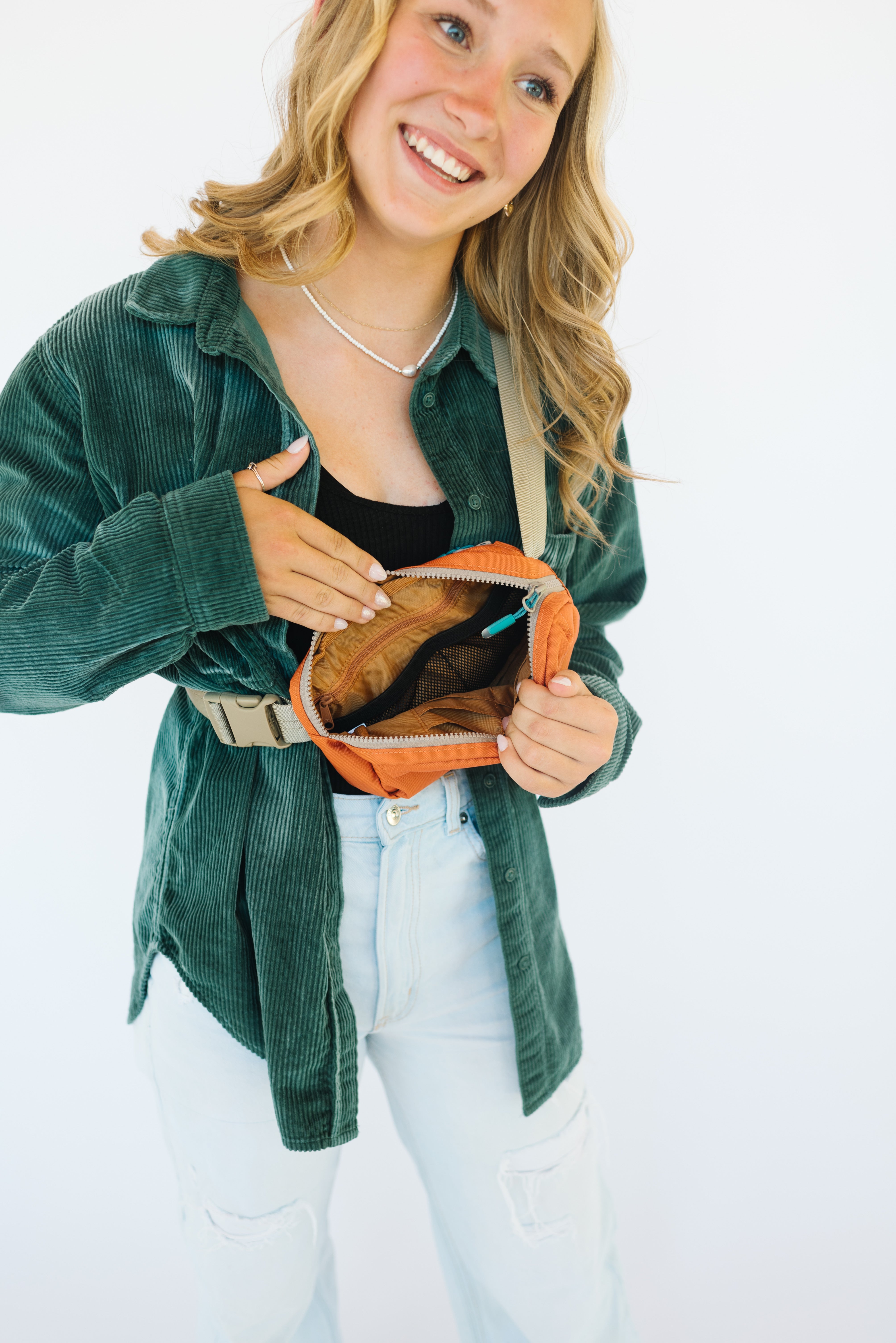 SOLO Hip Pack 2.0 - Waterproof Waist Bag for Men & Women - Adjustable Fanny Pack for Running, Hiking, Travel - Hands-Free Belt Bag with Zipper Pockets - Perfect for Outdoor Activities & Daily Use