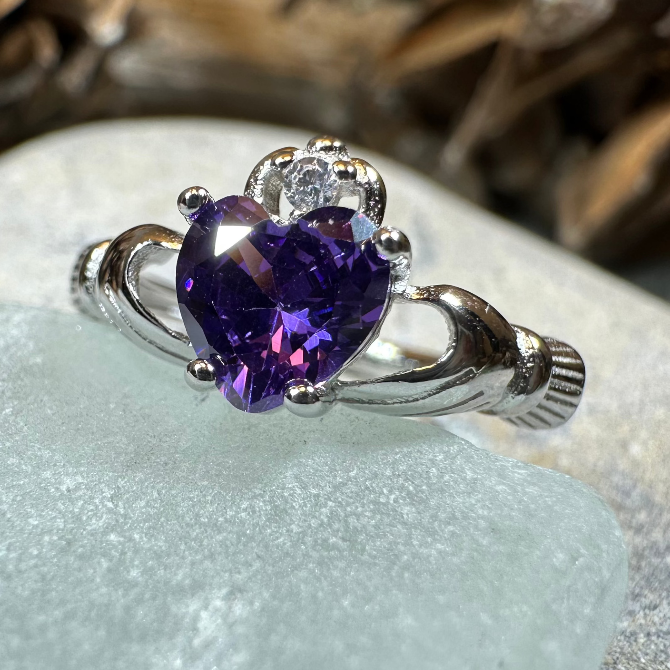 Authentic Purple Heart Claddagh Ring - Irish Love Friendship Loyalty Symbol - Perfect for Weddings, Anniversaries & Gifts