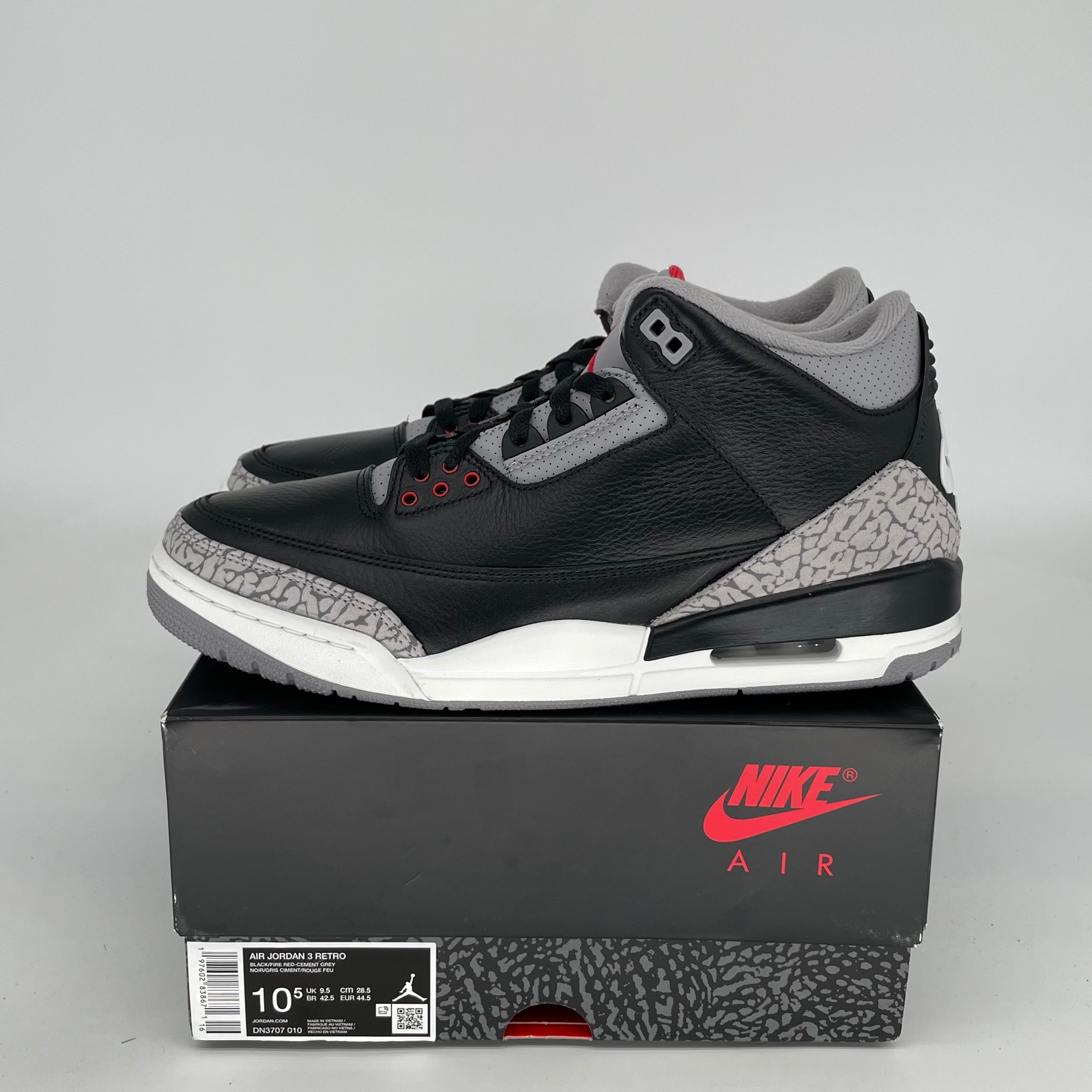 Original Air Jordan 3 Retro 'Black Cement' Men's Basketball Shoes Size 10.5 (DN3707-010) - Classic Sneakers for Streetwear & Basketball Games