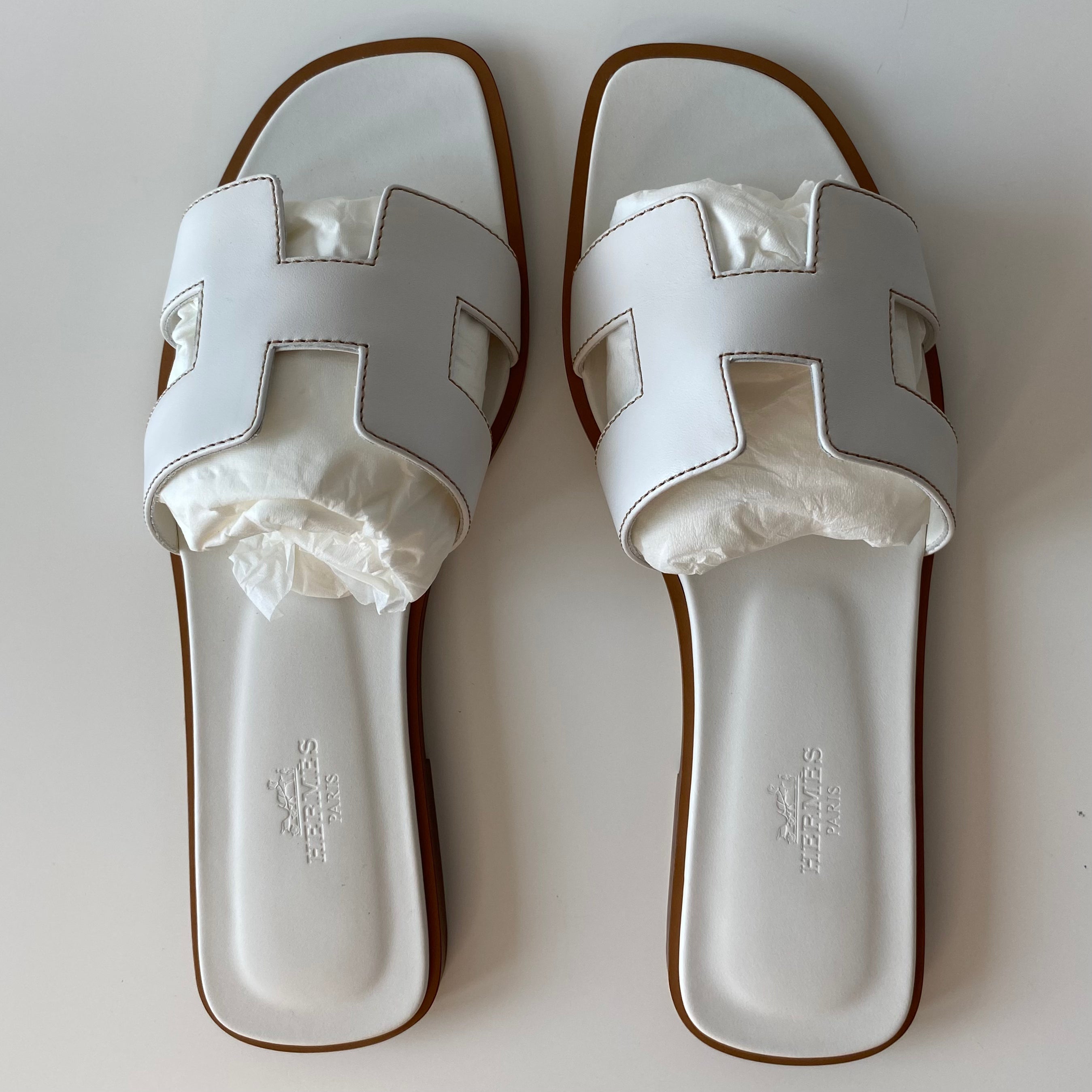Hermès Oran Veau Box Leather Sandals in White - Luxury Women's Summer Sandals for Casual Outings & Beach Vacations