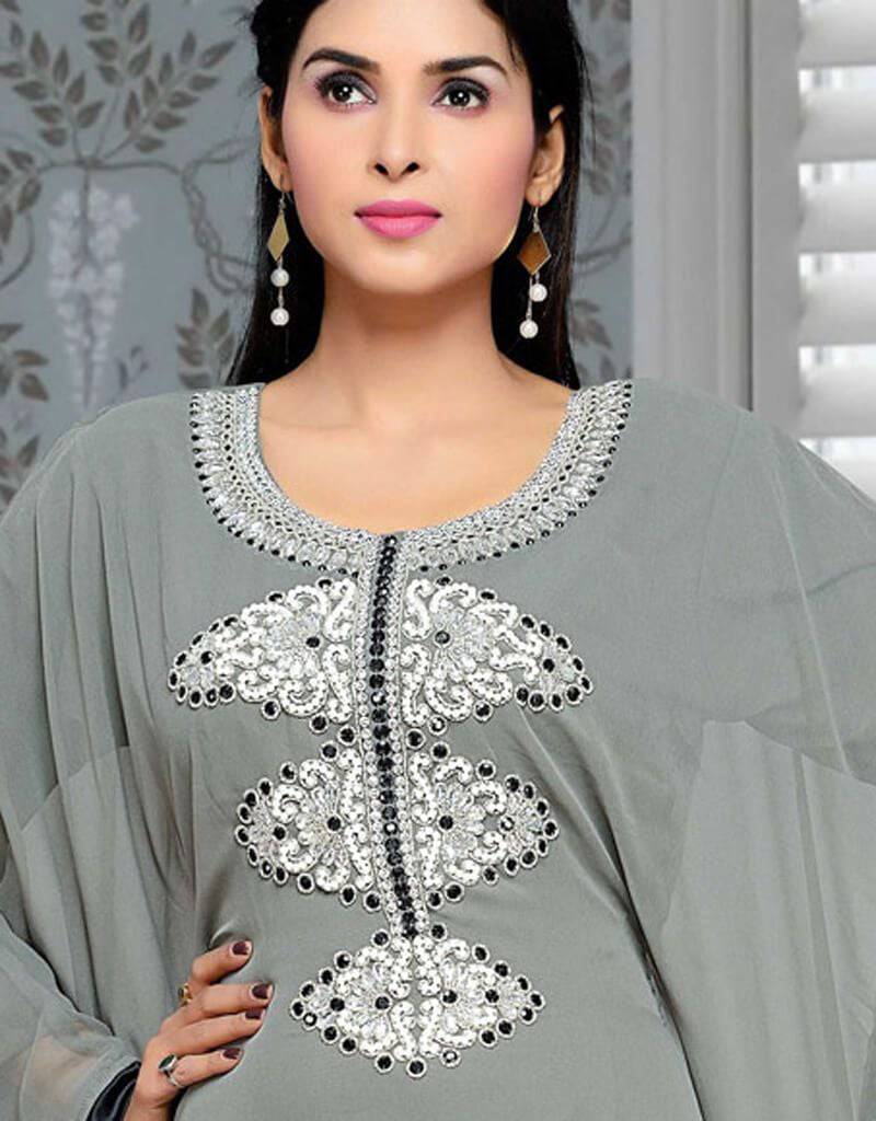 Elegant Arabic Kaftan for Women - Flowy Maxi Dress with Embroidery - Perfect for Beach Cover-Up, Boho Festival, or Lounge Wear