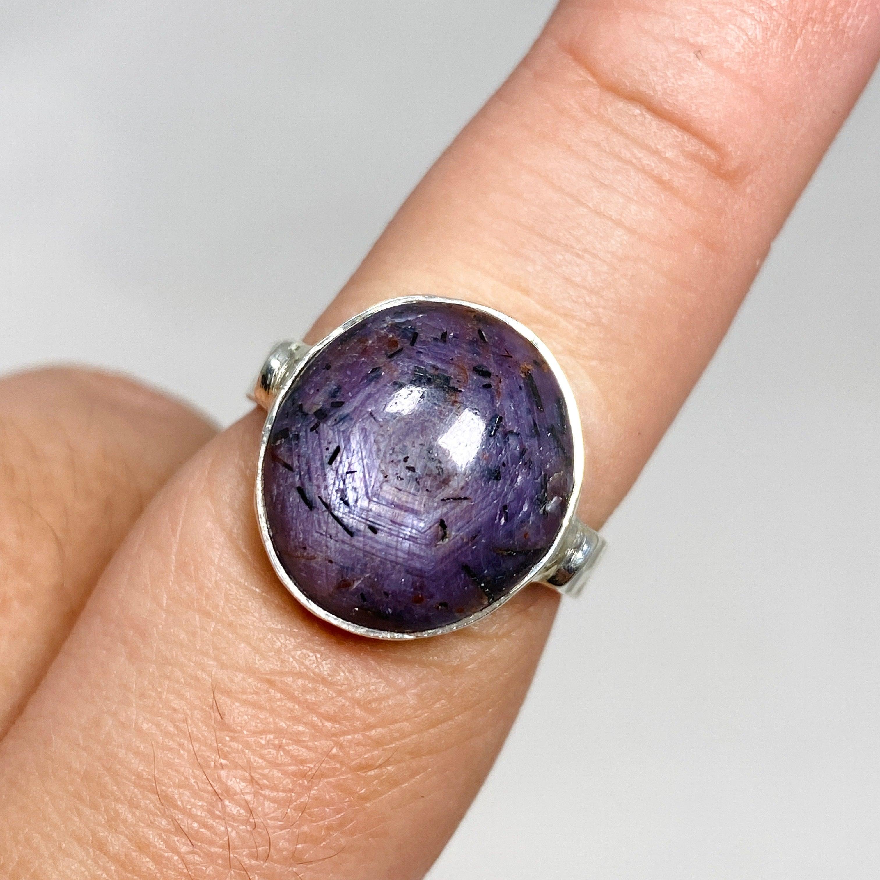 Elegant Sapphire Oval Ring with Hammered Sterling Silver Band - Size 8 (KRGJ3187) | Perfect for Engagement, Anniversary & Special Occasion Gifts