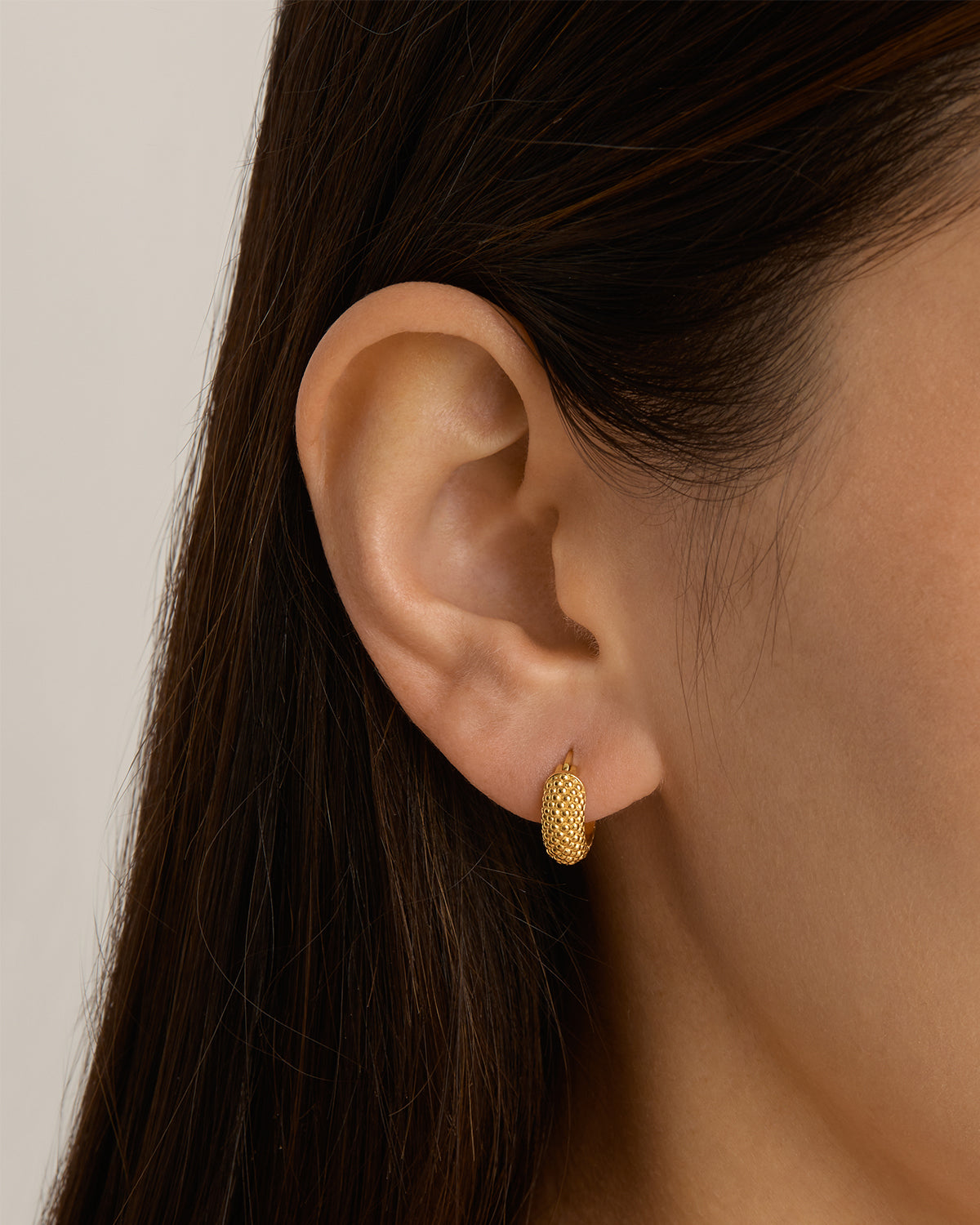 18K Gold Vermeil Day Dreamer Hoop Earrings - Elegant Dainty Huggie Hoops for Women - Perfect for Everyday Wear, Office, Date Night & Special Occasions