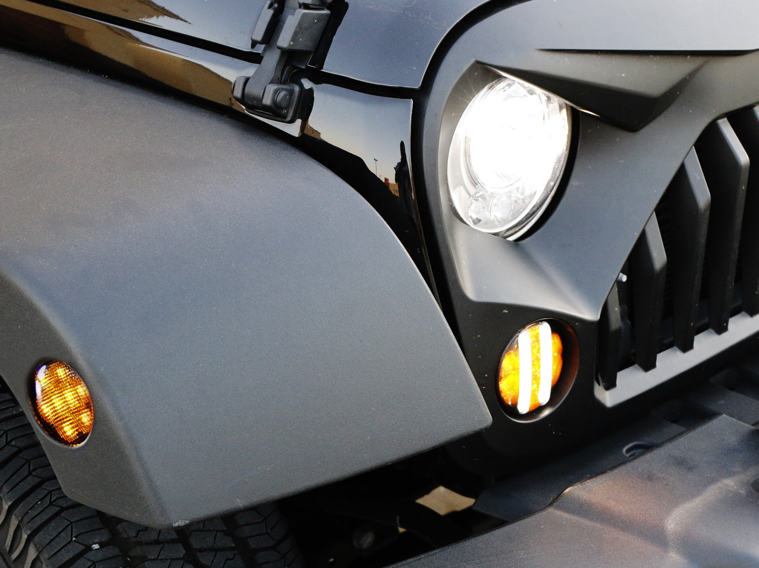 Jeep Wrangler JK Clear Lens LED DRL Turn Signal with LED Sidemarker Combo Kit - Upgrade Lighting for Off-Road & Daily Driving