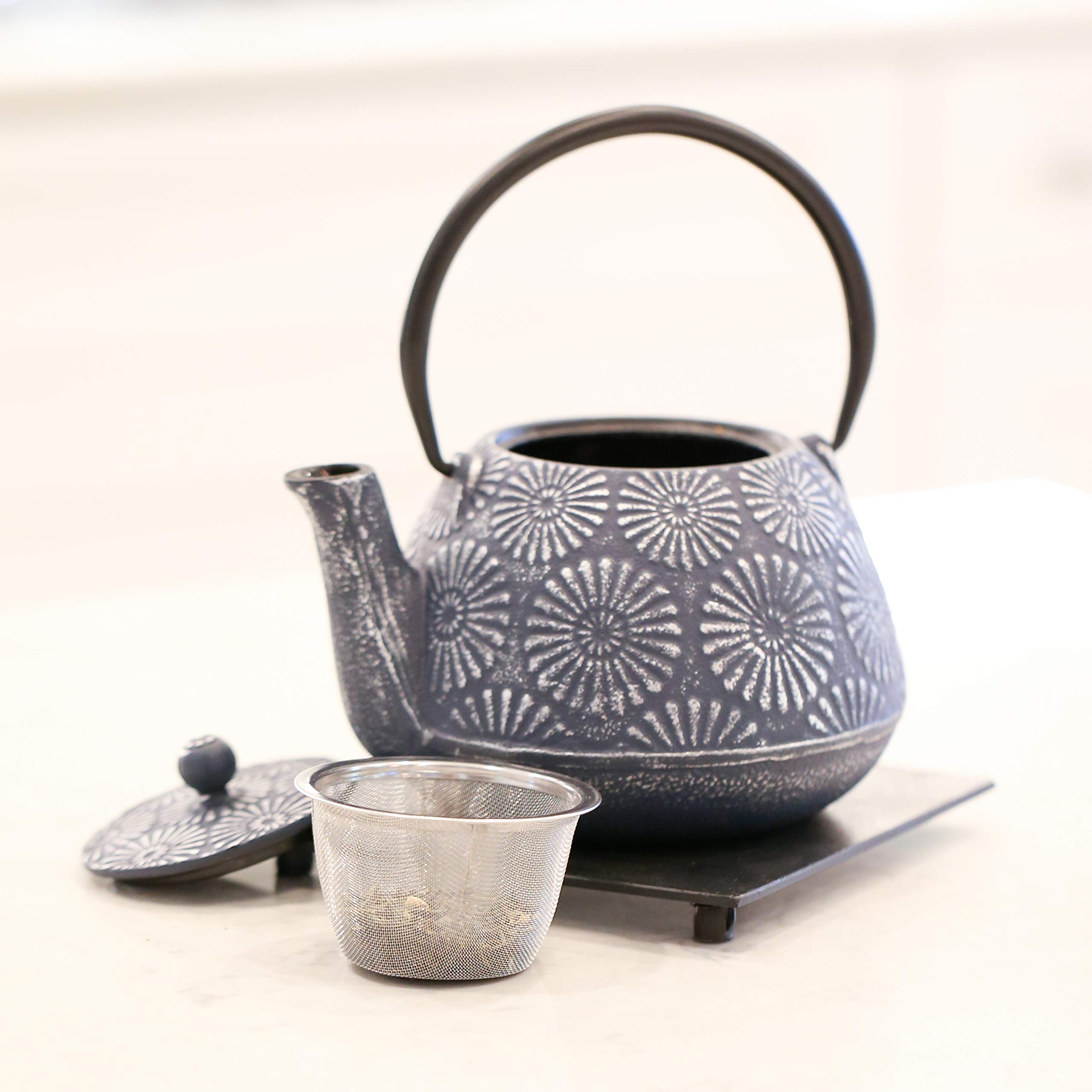 Frieling Hani Blue/Silver Cast Iron Teapot with Stainless Steel Infuser - 40 oz Japanese Style Tea Pot for Loose Leaf Tea - Perfect for Home, Office & Tea Ceremonies