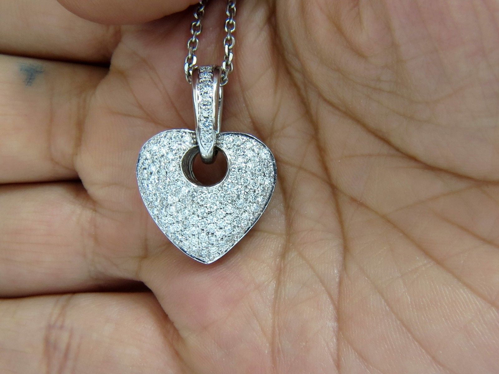 1.85CT Natural Diamonds Modified Heart Dangle Pendant Bead Set in 18KT Gold (VS Clarity) - Elegant Jewelry for Weddings, Anniversaries & Special Occasions