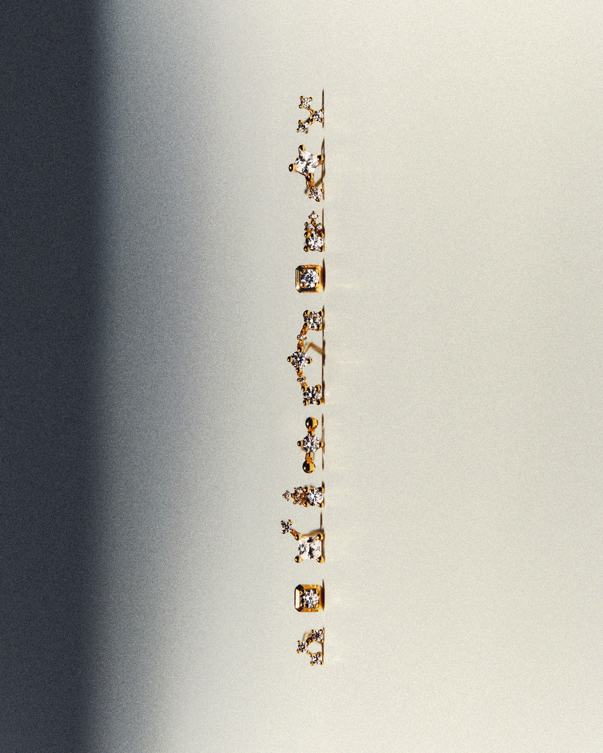 GRID 2 Diamond & Gold Chelsea Single Earring - Elegant Dangle Earring for Women, Perfect for Parties, Weddings & Special Occasions