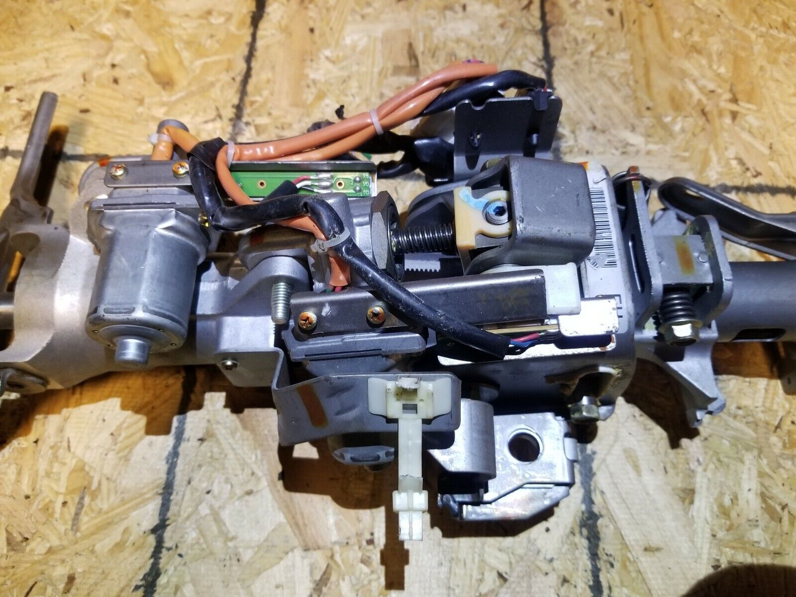 2005 Infiniti G35 AWD Steering Column with Motors - OEM Replacement Part - Perfect for DIY Repairs & Vehicle Maintenance
