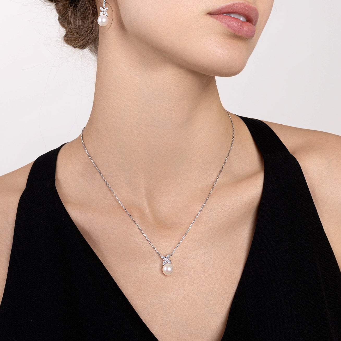 18K Gold Diamond Akoya Pearl Necklace for Women - Elegant & Luxurious Jewelry Gift (KN00132) | EVERLEAF | Perfect for Weddings, Anniversaries & Special Occasions