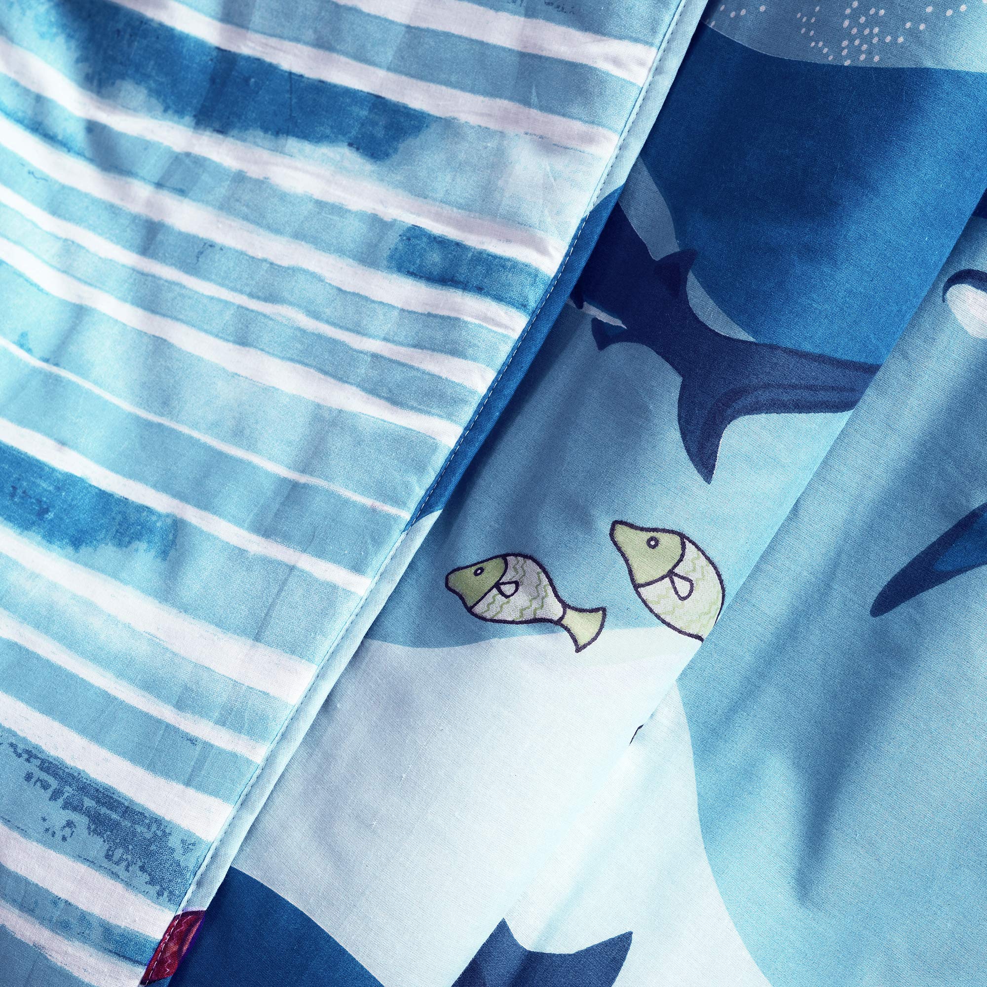 Blue Shark Throw Blanket 50x60 - Soft Fleece for Bed & Sofa