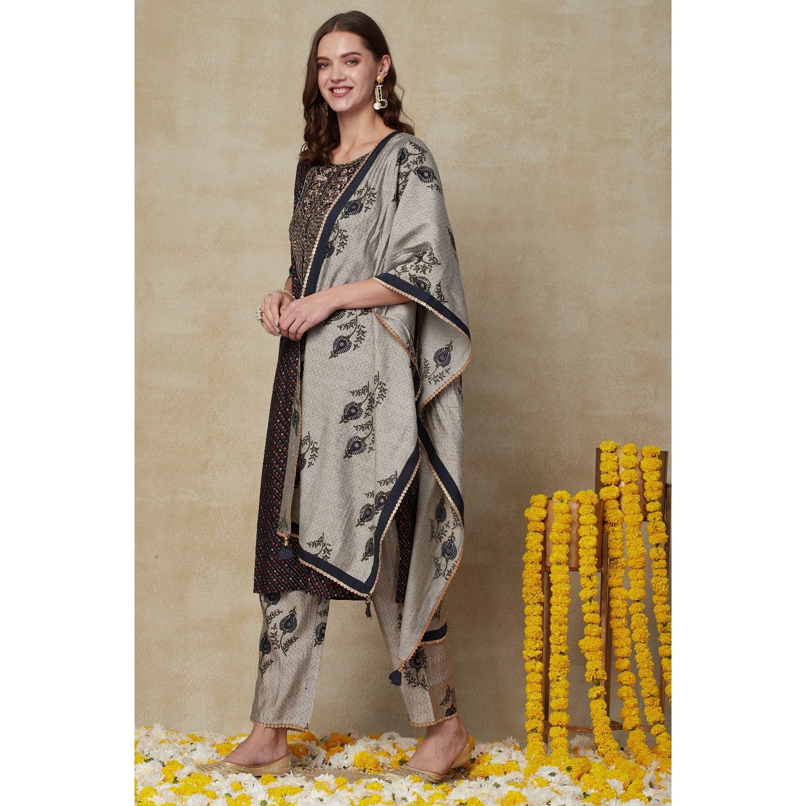 Stylish Festive Kurta Set for Women - Elegant Party Wear Outfit for Diwali, Weddings & Special Occasions