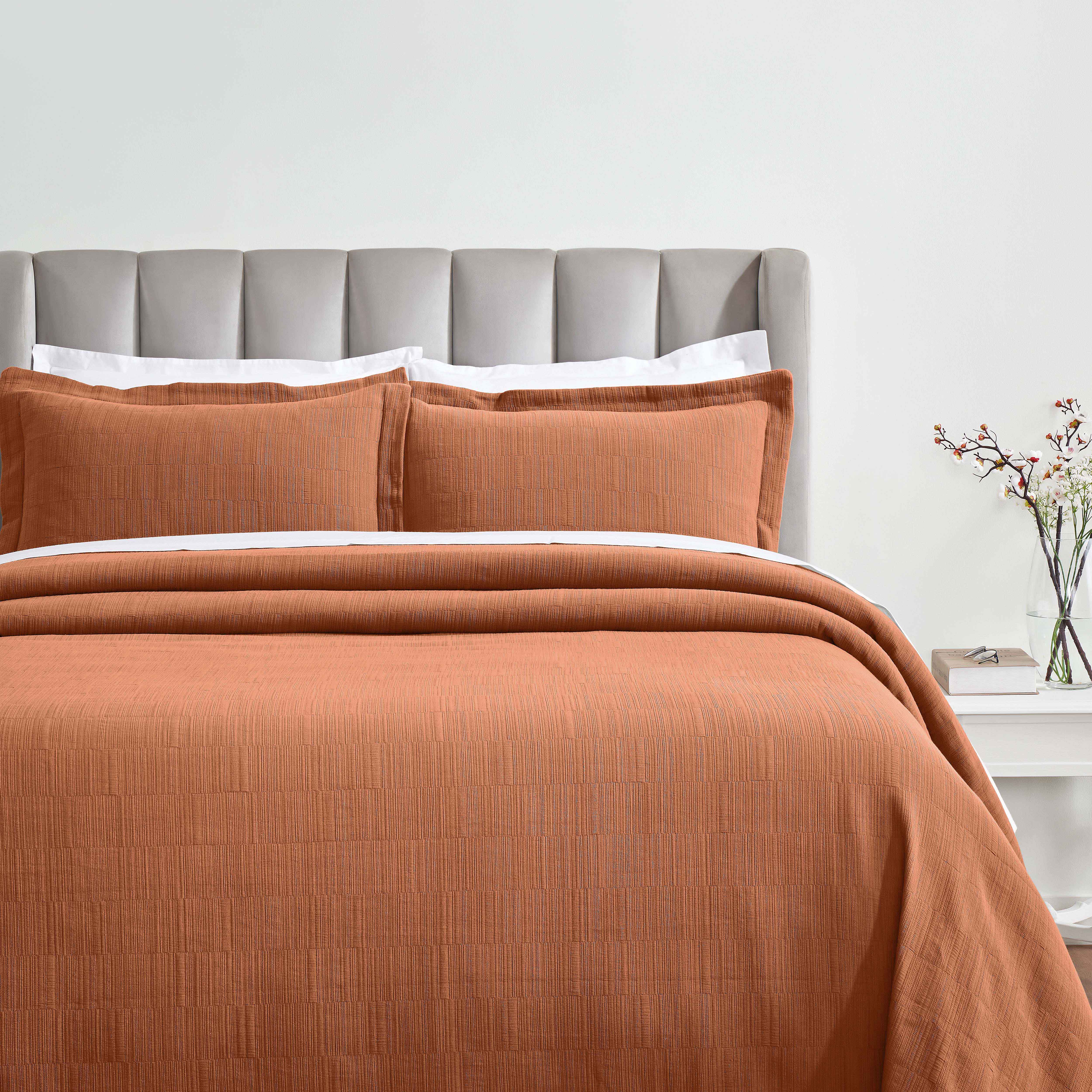Premium Cotton Matelasse Bedspread Set with Shams - Medium Weight Luxury Bedding for Master Bedroom, Guest Room & Hotel Decor - Soft Textured Quilted Coverlet for Queen/King Size Beds