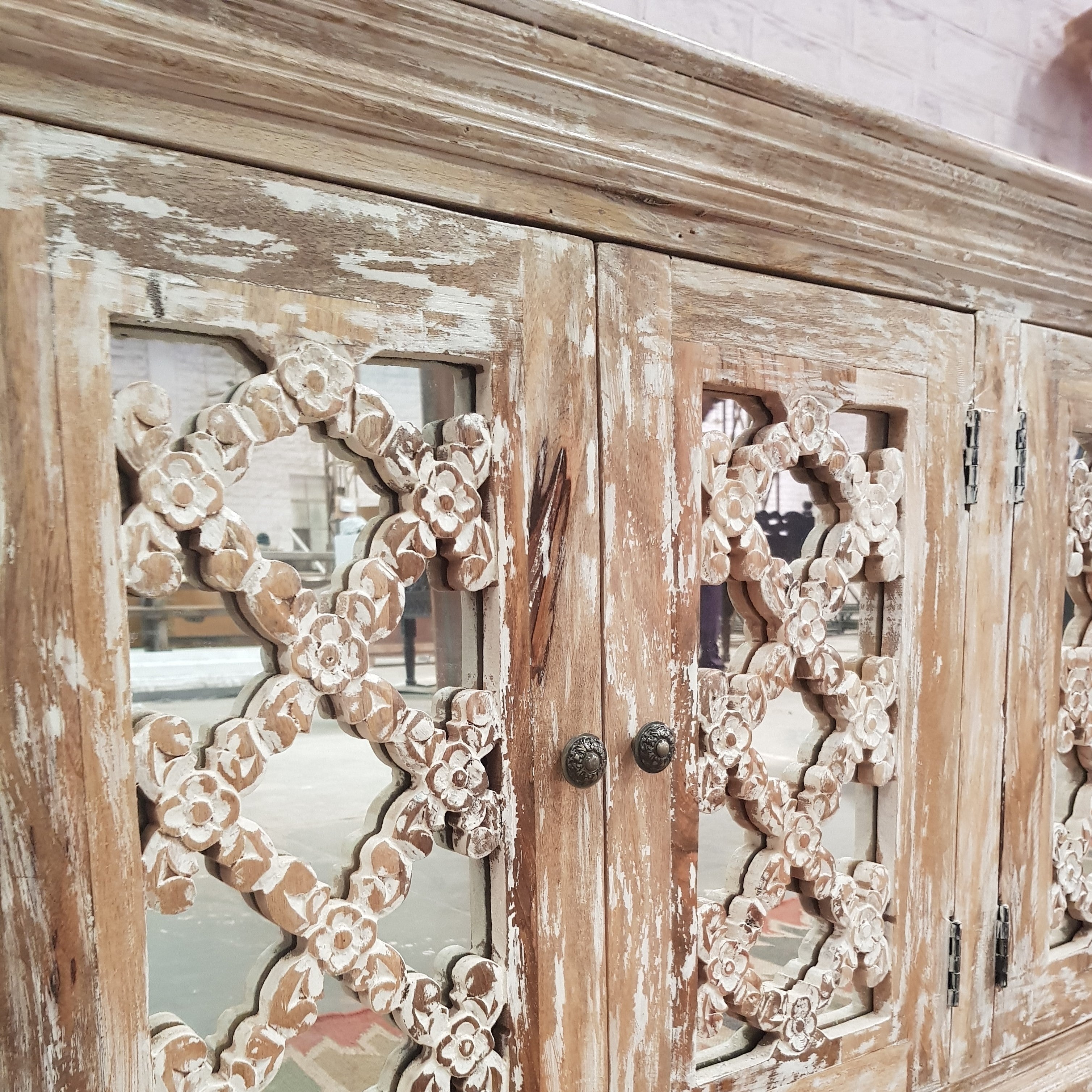 French Arched Hand Carved Wooden Buffet Sideboard - White Wash Finish - 160x40x80cm - Perfect for Dining Room Storage & Farmhouse Decor