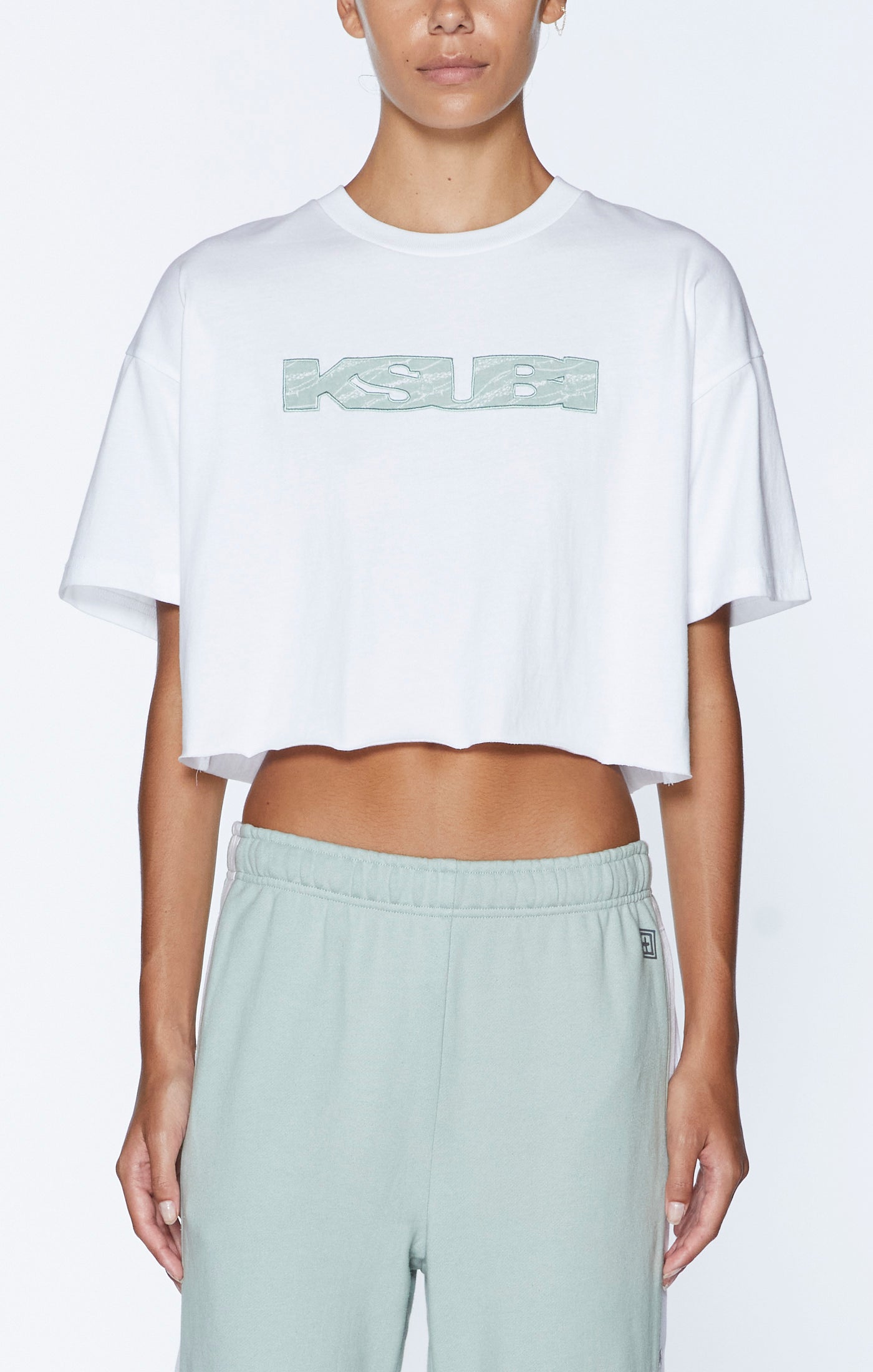 UNCHAINED OH G CROP WHITE T-Shirt - Women's Fashion Casual Top for Summer - Perfect for Streetwear, Outfits & Daily Wear