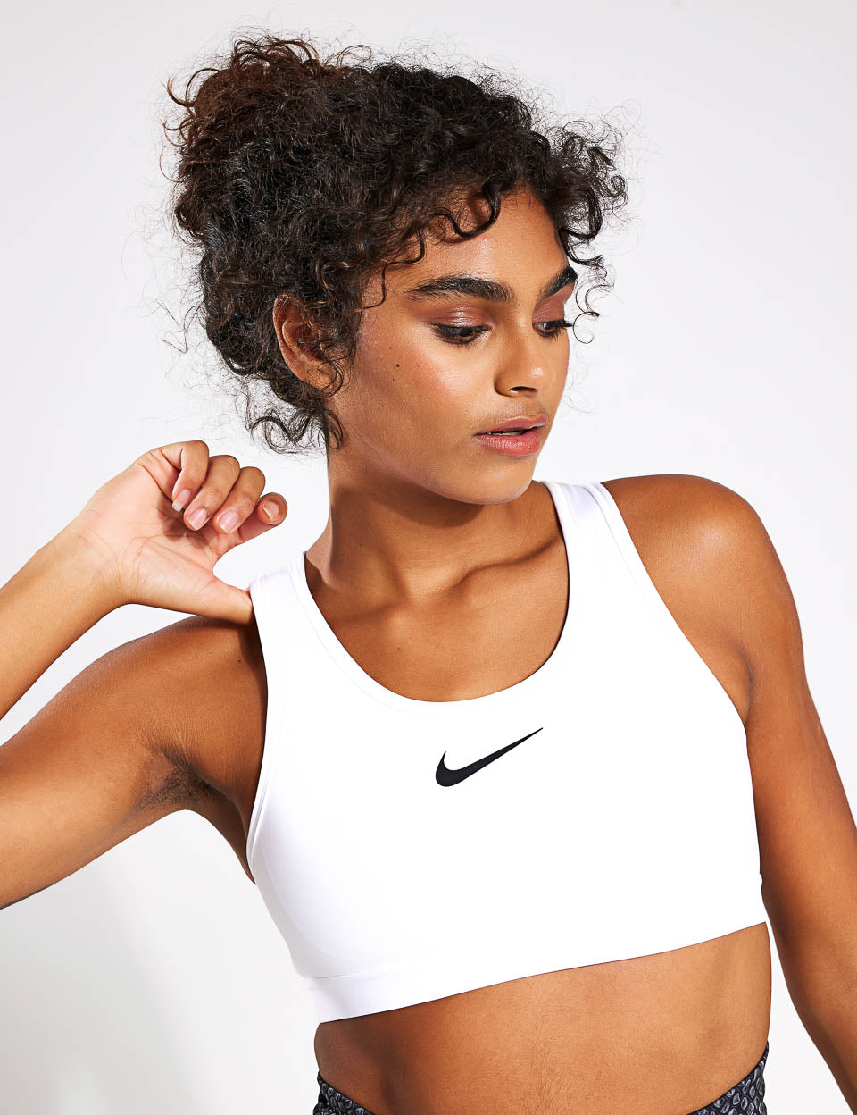 High Support Sports Bra for Women - Breathable & Comfortable White/Black Swoosh Design - Perfect for Running, Yoga & Gym Workouts