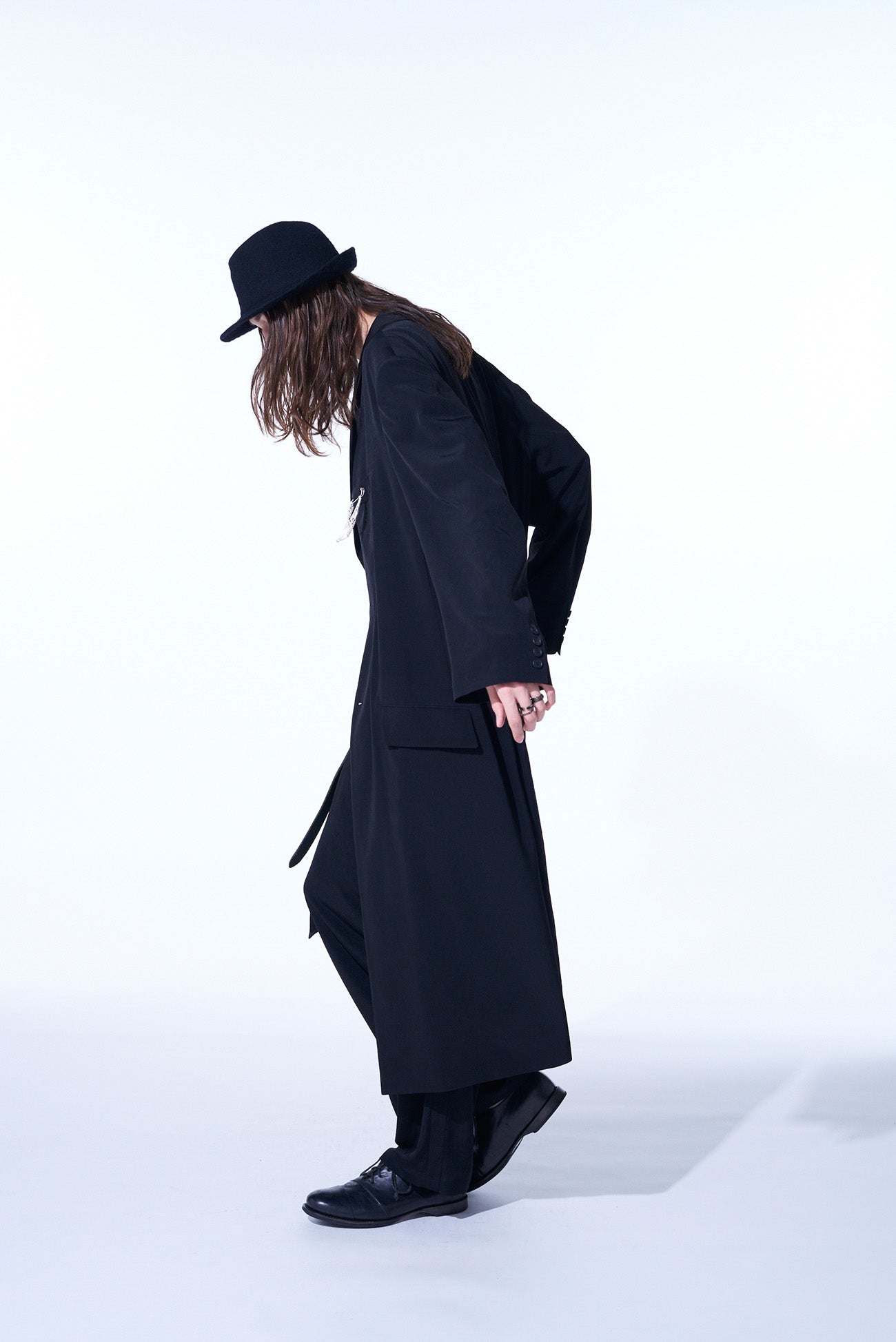 Elegant Crepe de Chine Oversized Notched Lapel Long Jacket for Women - Perfect for Office Wear, Evening Events & Special Occasions