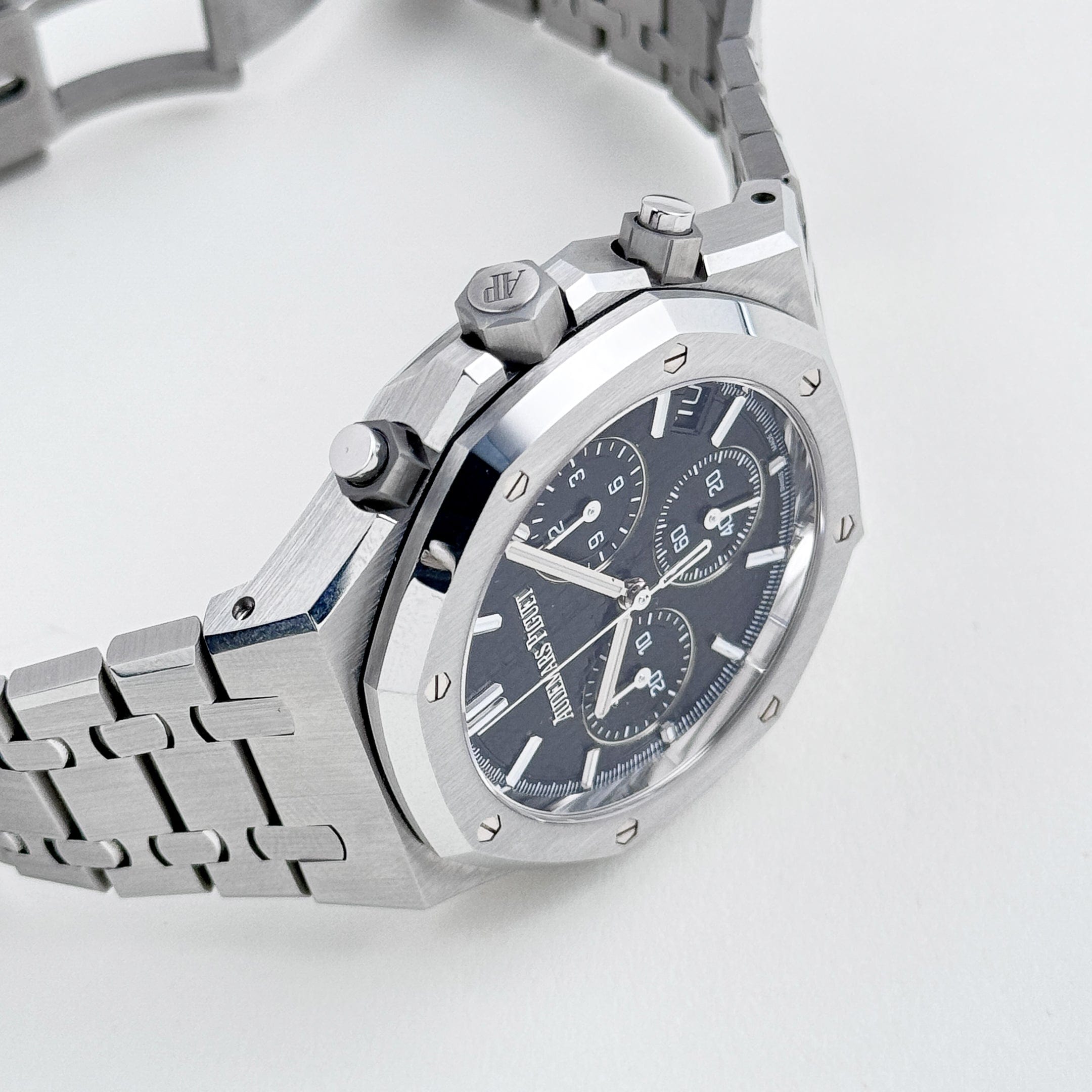Audemars Piguet Royal Oak 26240ST.OO.1320ST.06 Automatic Chronograph Watch - Stainless Steel Case, Black Dial, Self-Winding Movement (2023) - Luxury Men's Watch for Business & Formal Occasions
