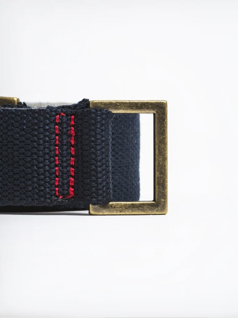 Manduka The Commuter Yoga Mat Strap - Premium Yoga Mat Carrier for Travel & Studio - Perfect for Yoga Enthusiasts & Fitness Lovers - Use at Home, Gym or Outdoor Yoga Sessions