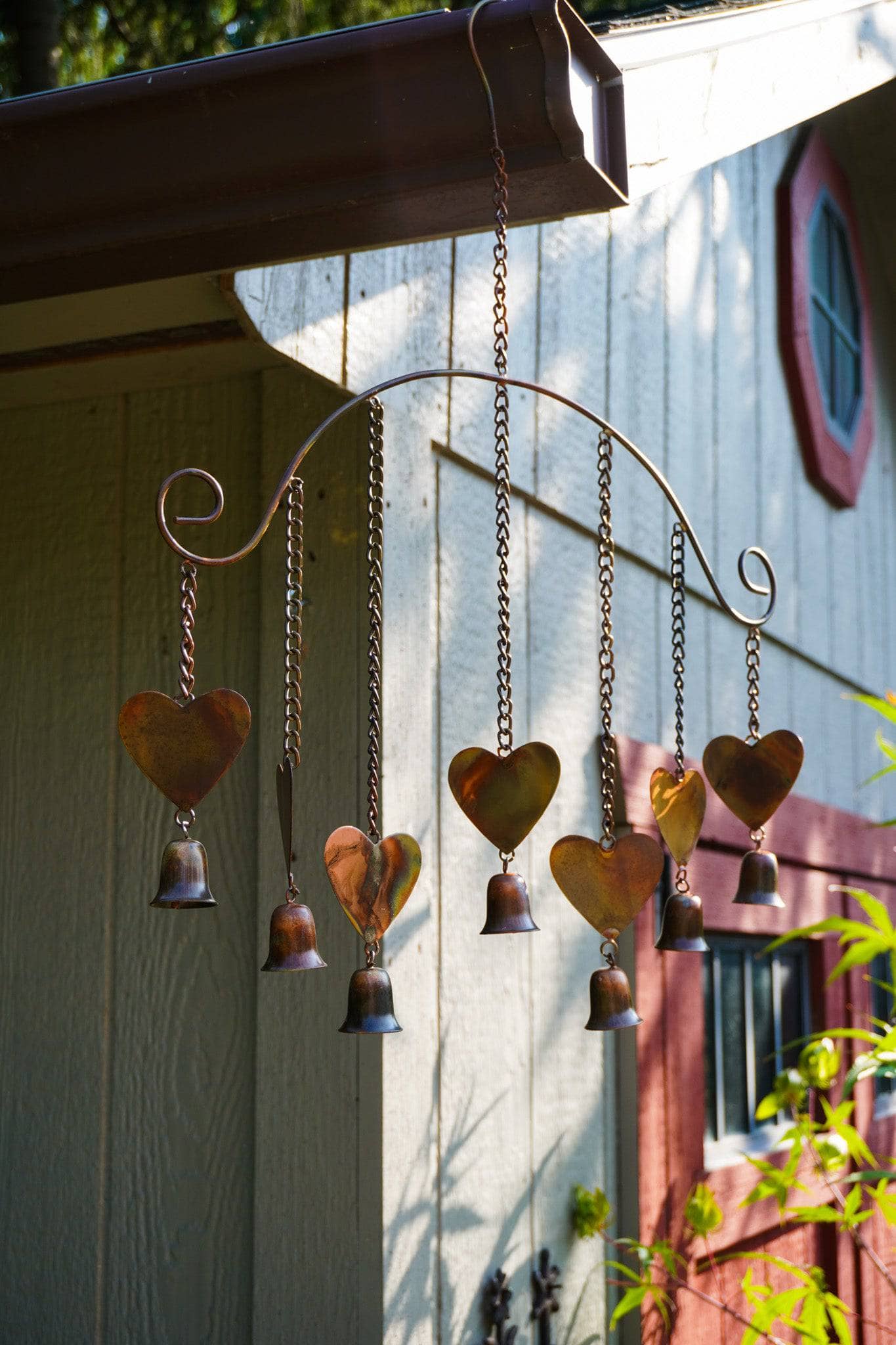Hearts Wind Chime - Elegant Outdoor Garden Decor with Melodic Tones for Patio, Porch, and Backyard Relaxation