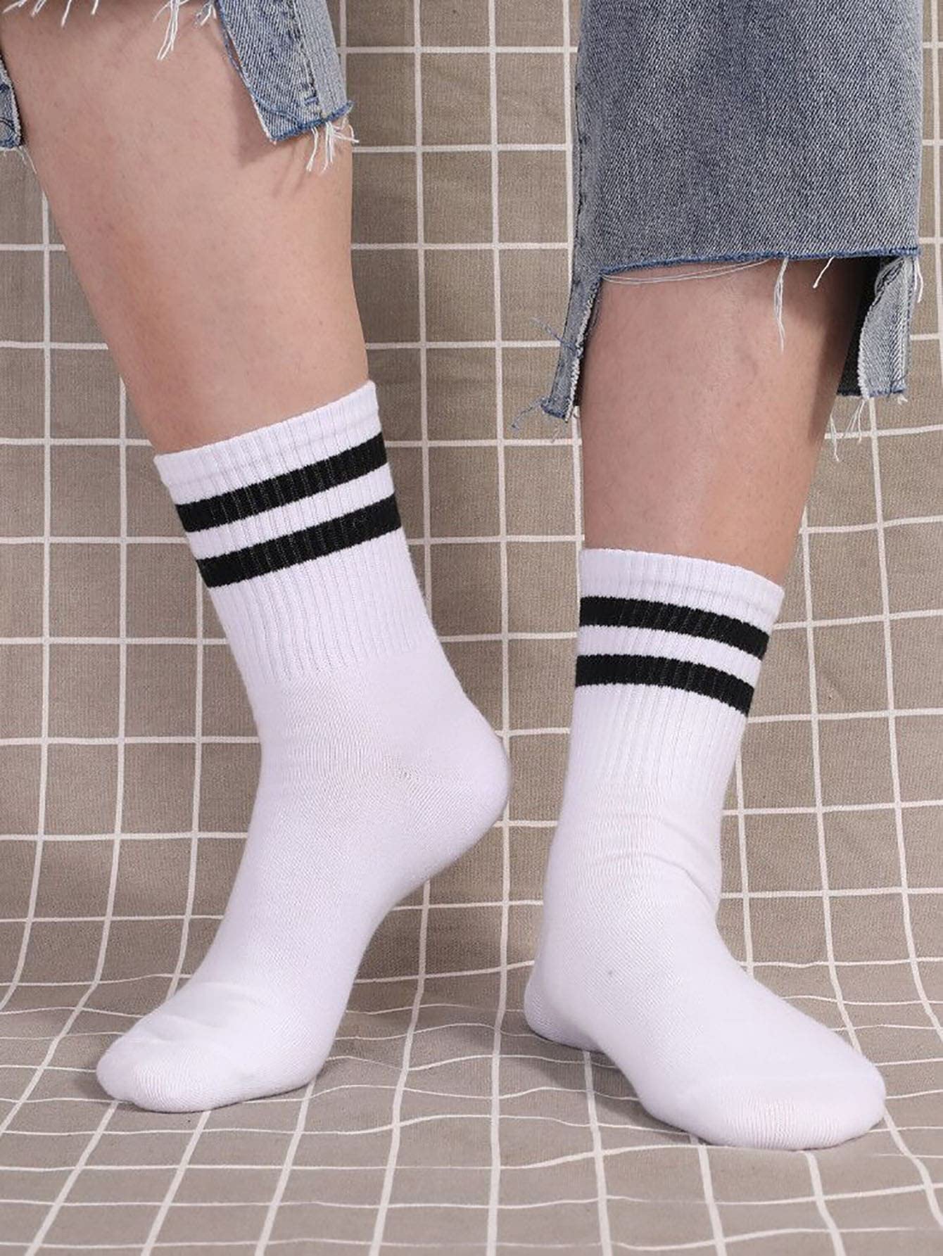 OYOANGLE Women's Striped Crew Socks - 2 Pairs Pack, Comfortable Mid-Calf Casual Socks for Everyday Wear, Work, and Sports