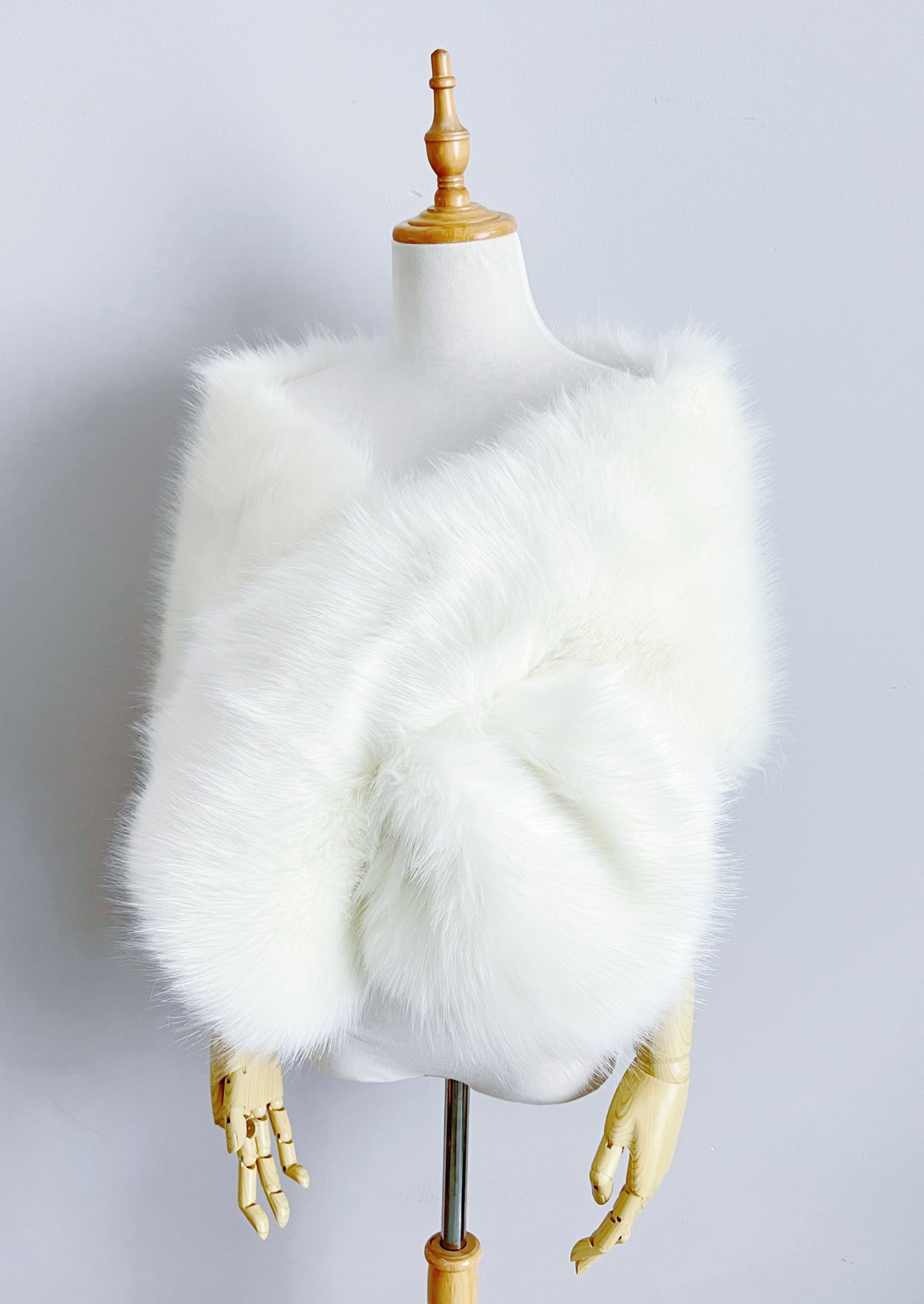 Light Ivory Faux Fur Shawl Wrap - Soft Winter Scarf for Women - Elegant Evening Wear & Cold Weather Accessory (Lilian Ivy03) - Perfect for Parties, Weddings and Outdoor Activities