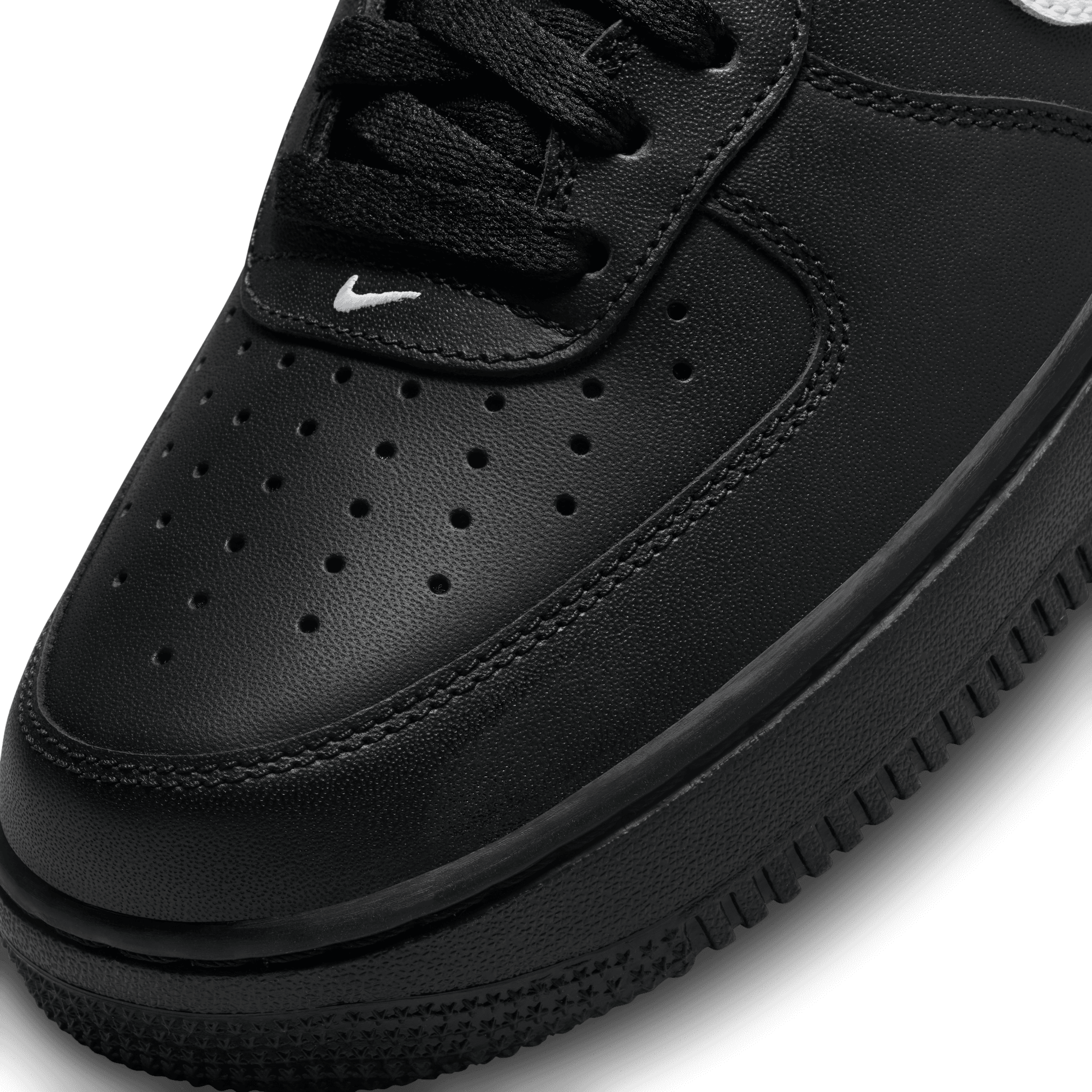 Nike Air Force 1 '07 Sneakers - Black & White Men's/Women's Basketball Shoes for Casual Wear & Street Style