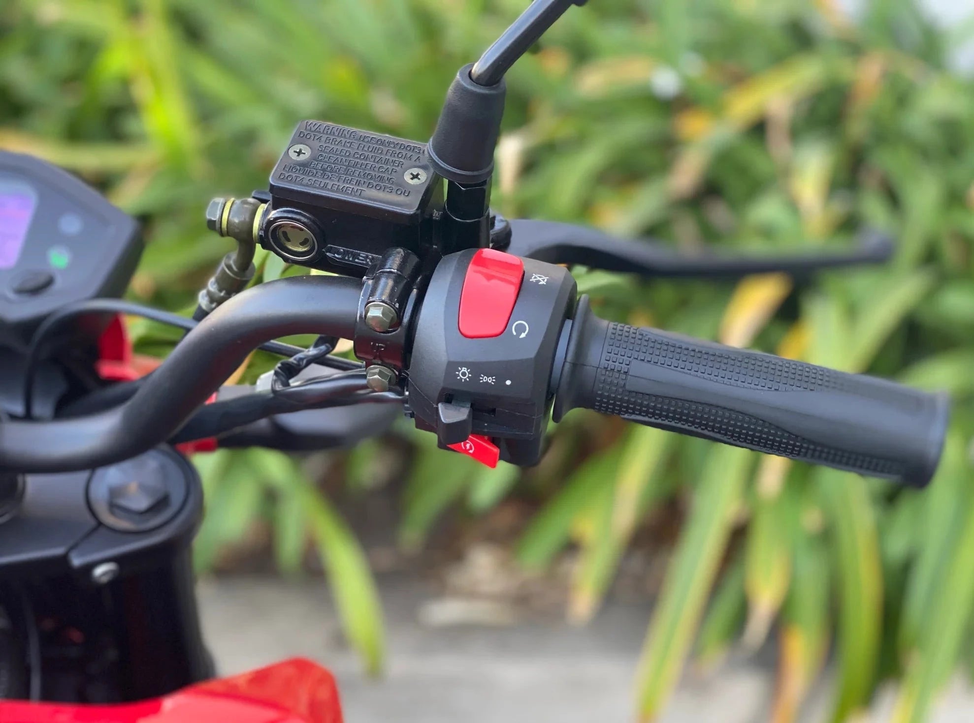 Vader 125cc 4-Speed Manual Clutch Motorcycle GEN2 - Perfect for Commuting, Off-Road Adventures & Urban Riding