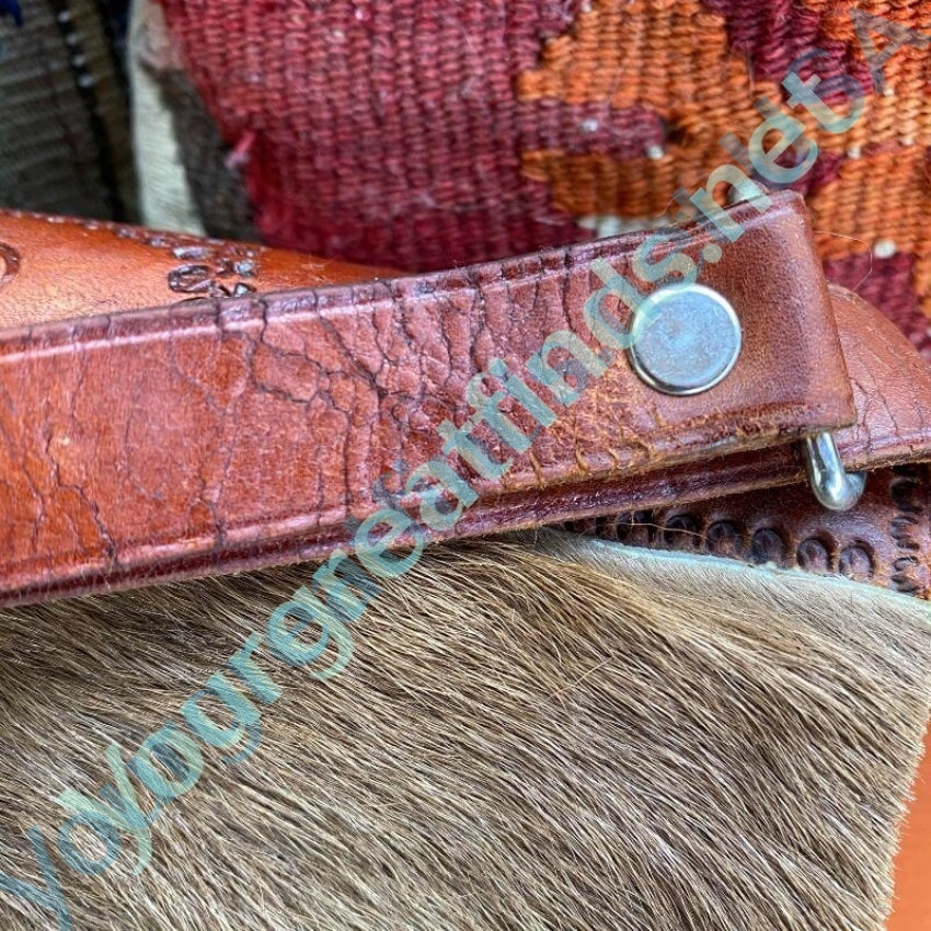 Vintage Costa Rica Leather and Wood Turn Lock Handbag - Stylish Crossbody Purse for Women, Boho Chic Travel Bag for Everyday Use & Weekend Getaways