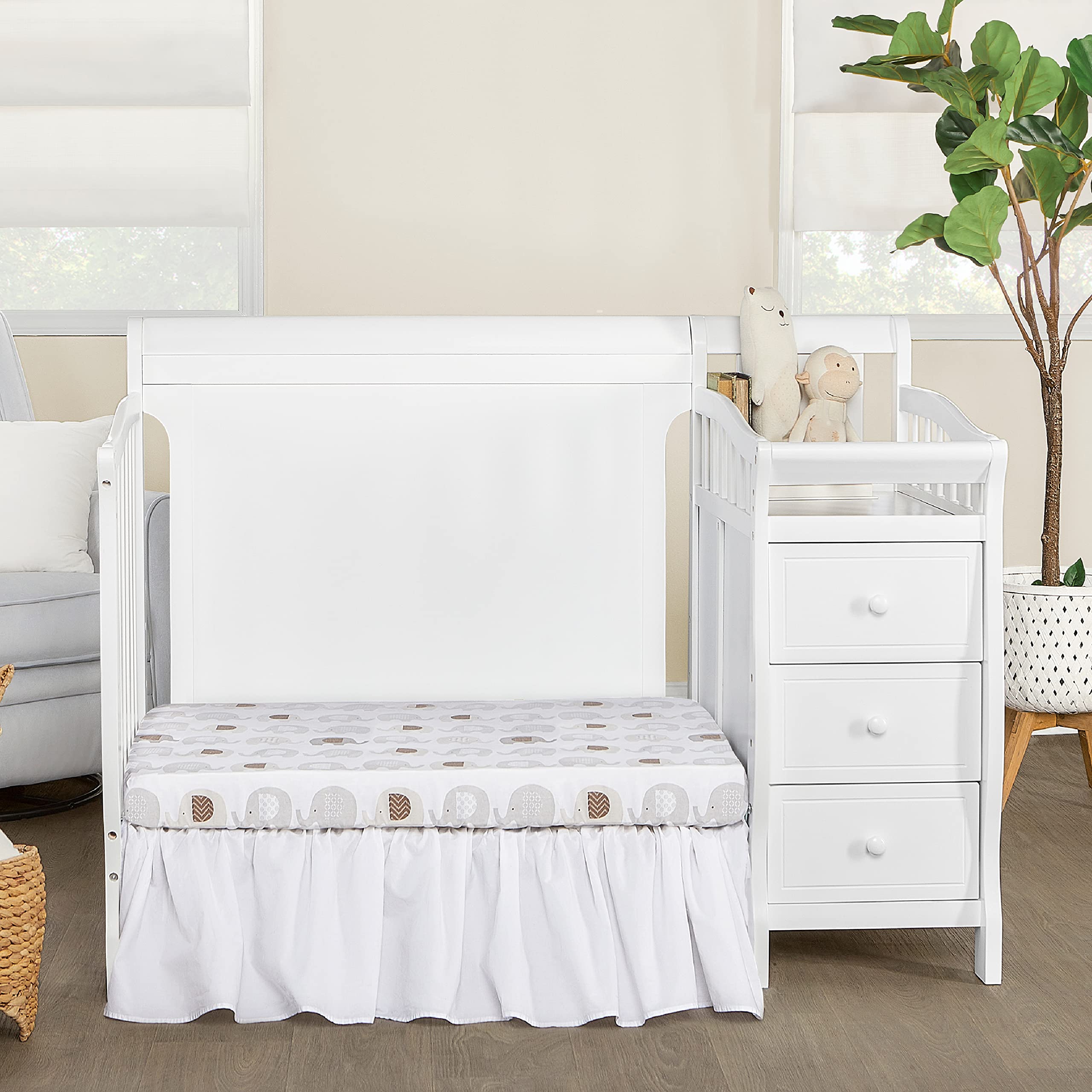Dream On Me Jayden 4-in-1 Mini Convertible Crib & Changer - White | Greenguard Gold Certified | Non-Toxic New Zealand Pinewood | 1