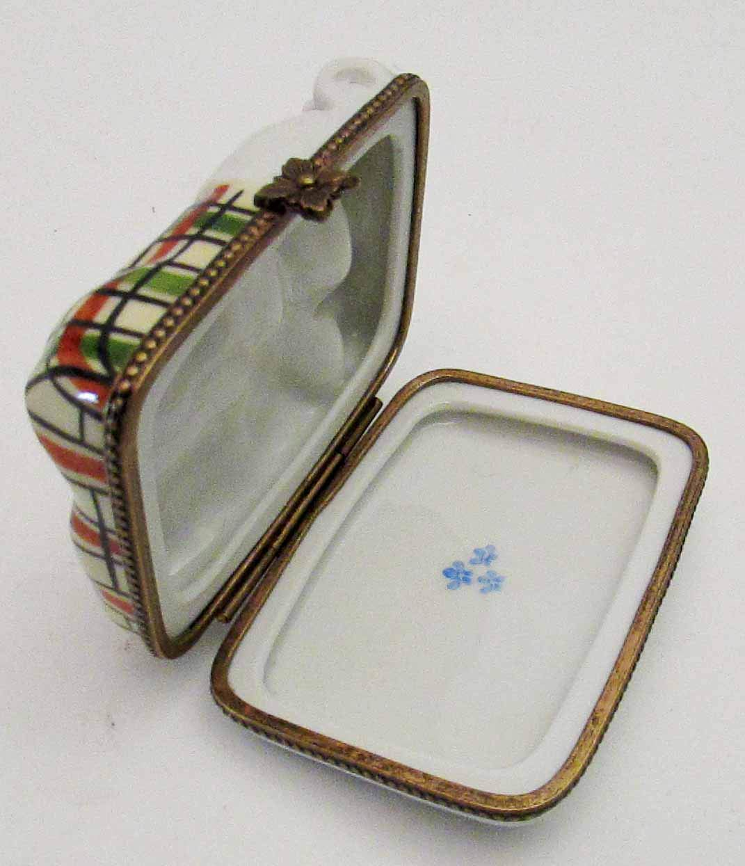 Hand-Painted Limoges Porcelain Trinket Box - Romantic Couple in Bed Figurine for Collectors, Home Decor & Gift Giving