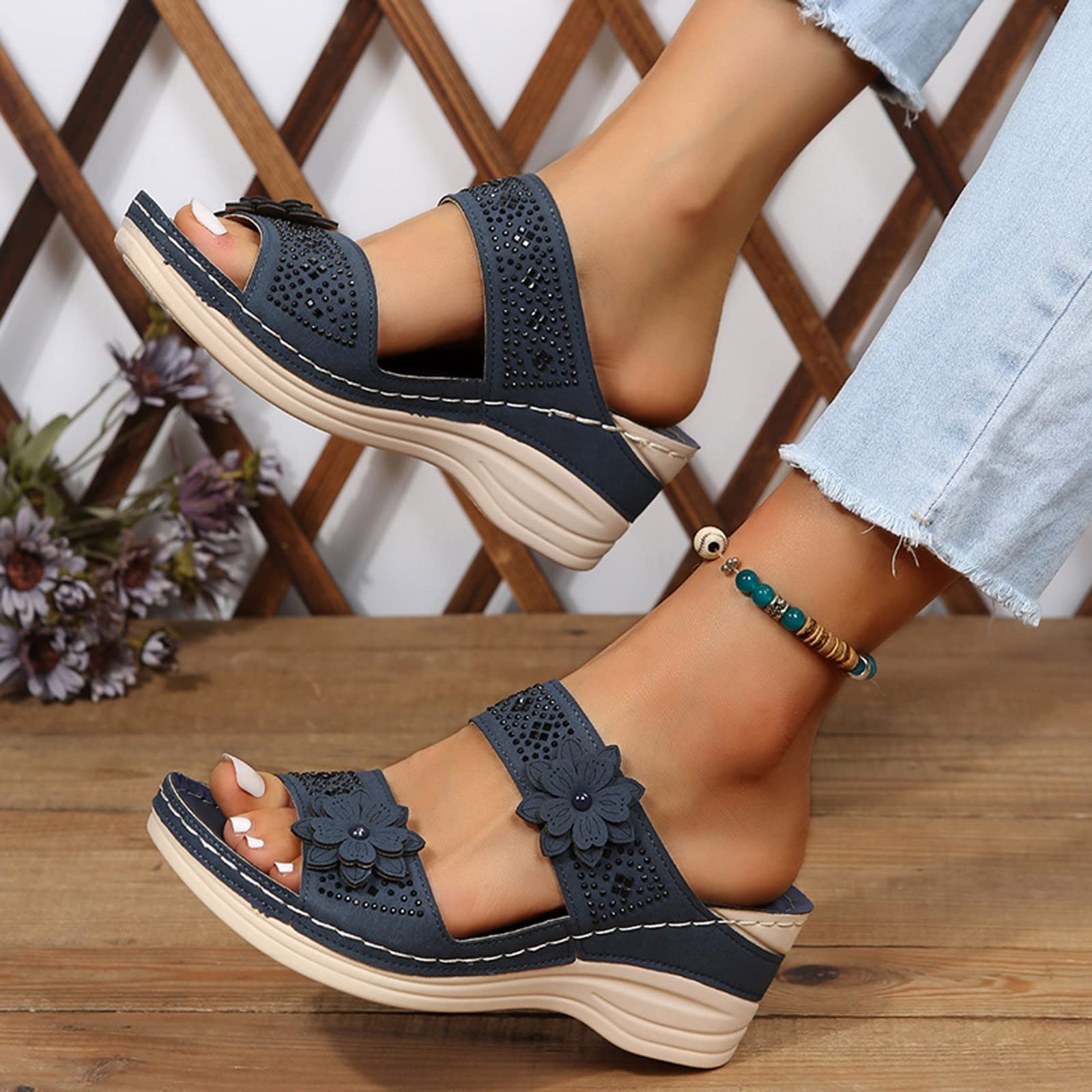 WILLBEST Women's Orthopedic Leather Flip Flops - Comfortable Summer Sandals with Arch Support for Beach, Pool & Casual Wear - Black Sporty Flat Sandals for Women