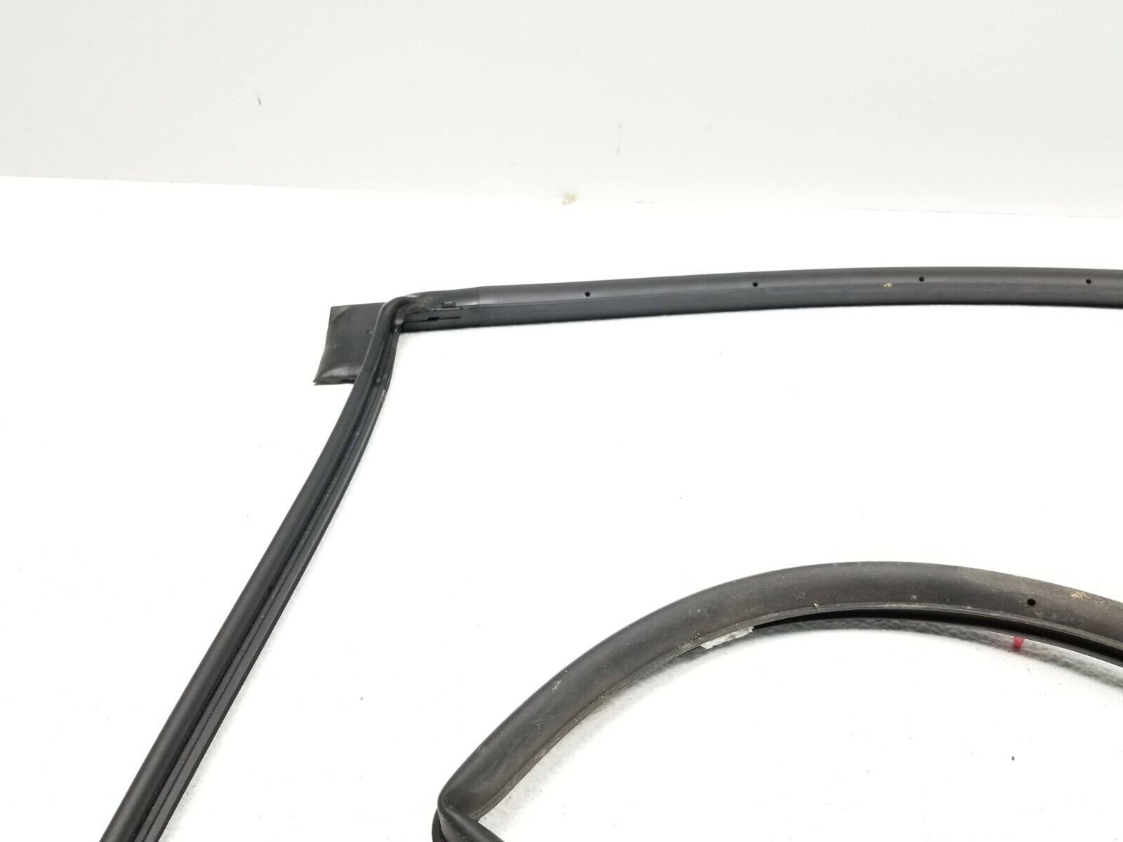 2005-2009 Toyota Prius Right Rear Passenger Door Weatherstrip Seal - OEM Replacement Part for Improved Weather Protection & Noise Reduction | Perfect for Rainy Days & Long Road Trips
