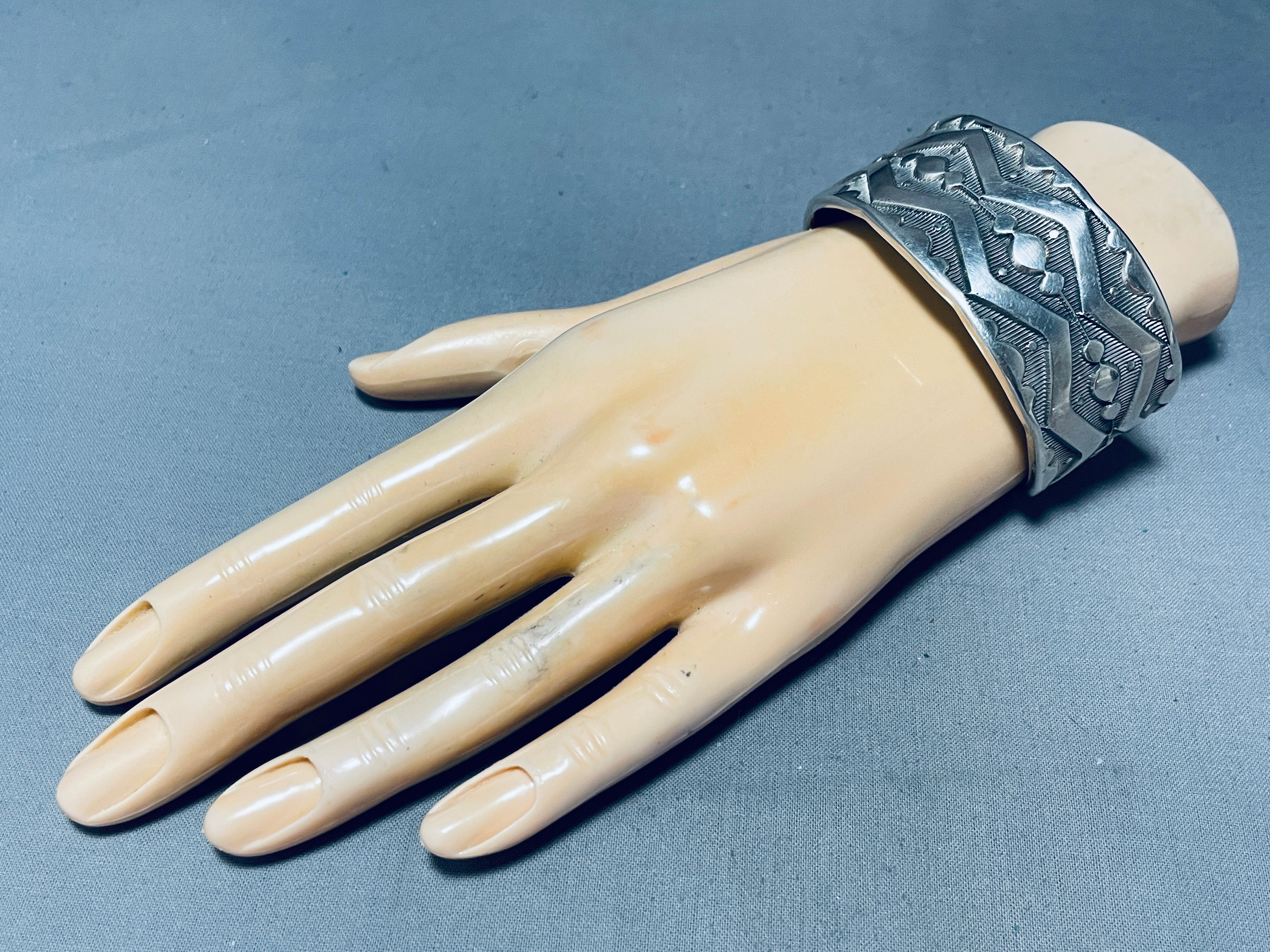 117 Grams Handcrafted Vintage Navajo Sterling Silver Bracelet - Authentic Native American Jewelry for Women, Perfect for Boho & Western Fashion