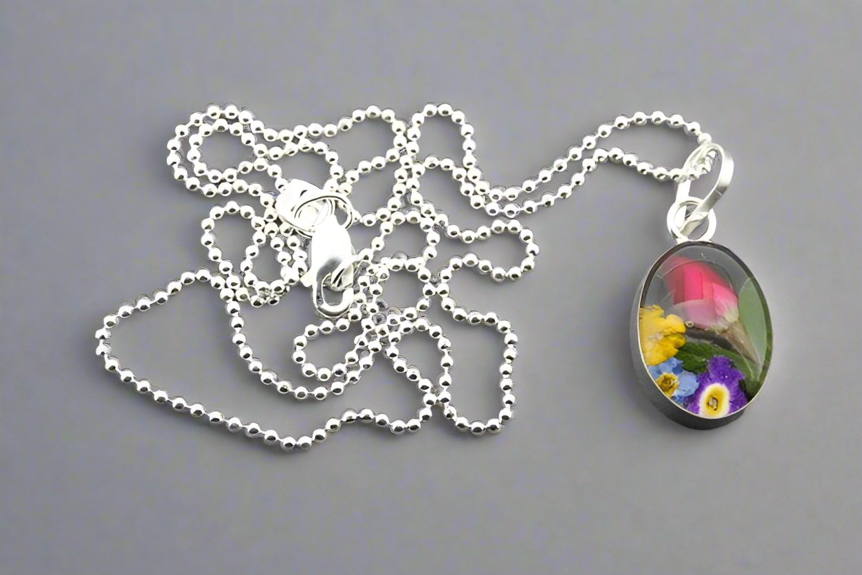 Beautiful Flower Resin Pendant Necklace - Oval Shape on 45cm Ball Chain - Perfect for Women's Fashion Accessories, Gifts, and Everyday Wear