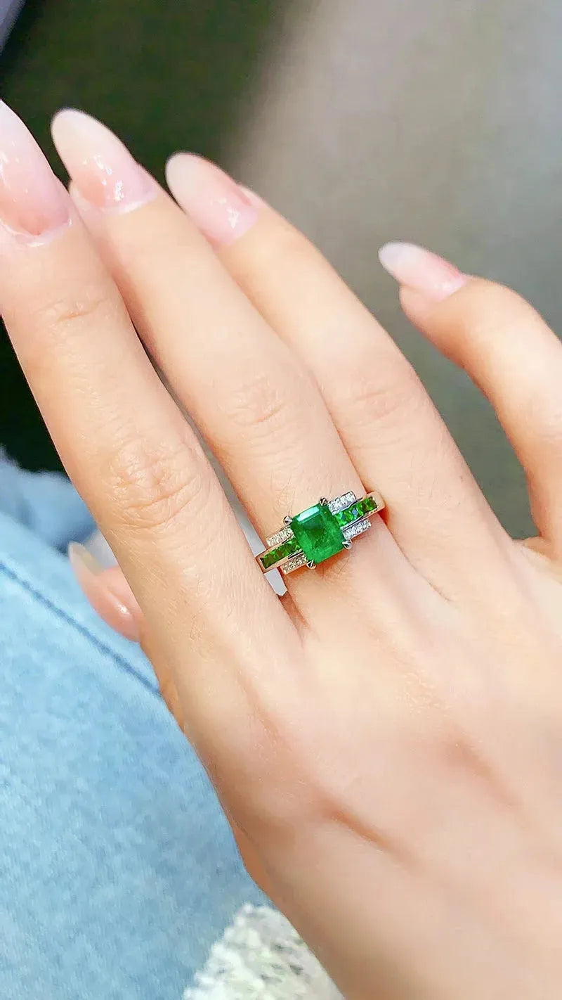 18K White Gold Emerald and Diamond Ring for Women | Minimalist Luxury Jewelry | Perfect for Parties, Weddings & Special Occasions
