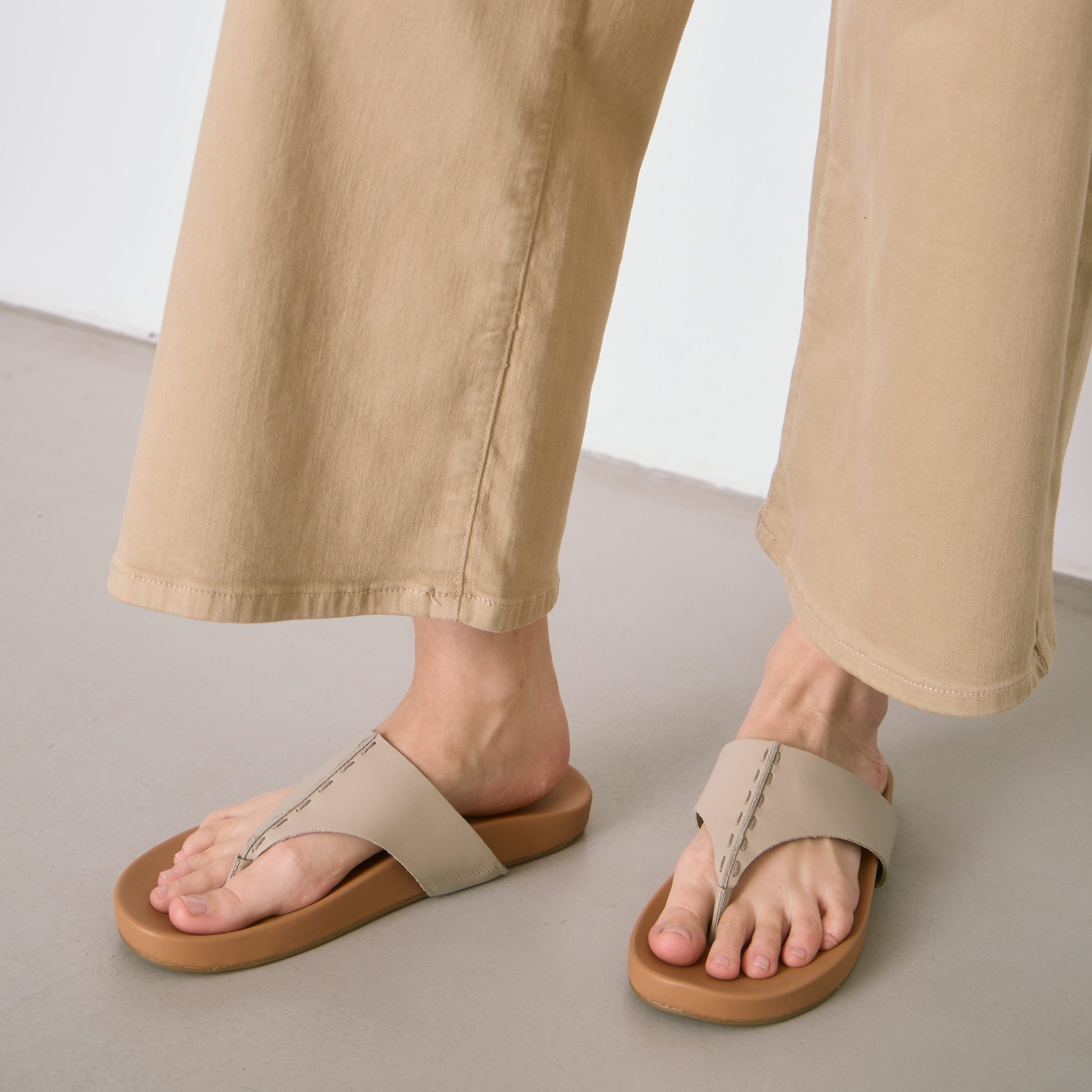 Everly Women's Comfortable Flat Sandals - Lightweight & Breathable Summer Shoes for Walking, Beach, and Casual Outings