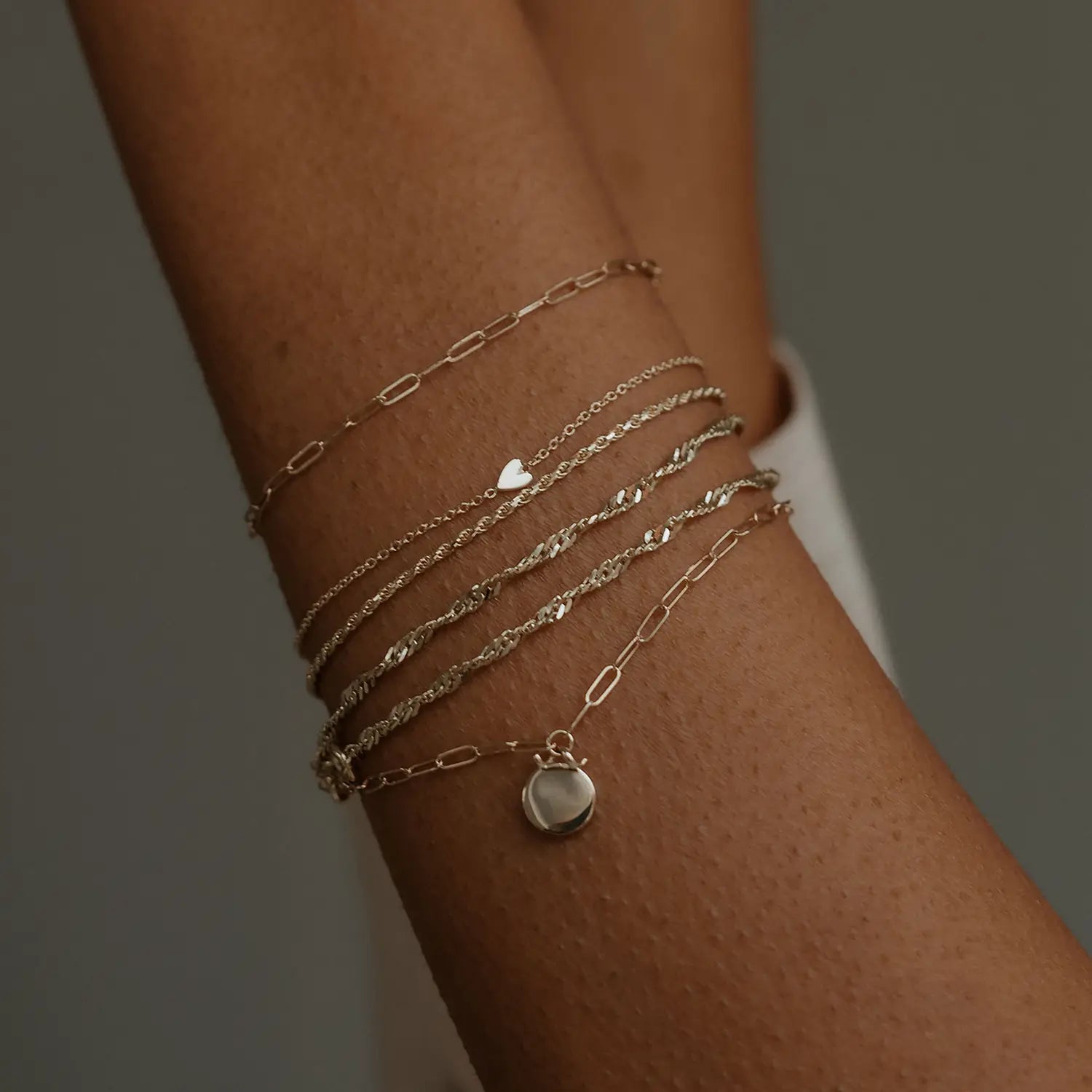 14K Yellow Gold Heart Bracelet - Dainty & Elegant Everyday Jewelry for Women - Perfect for Gifts, Anniversaries, and Special Occasions