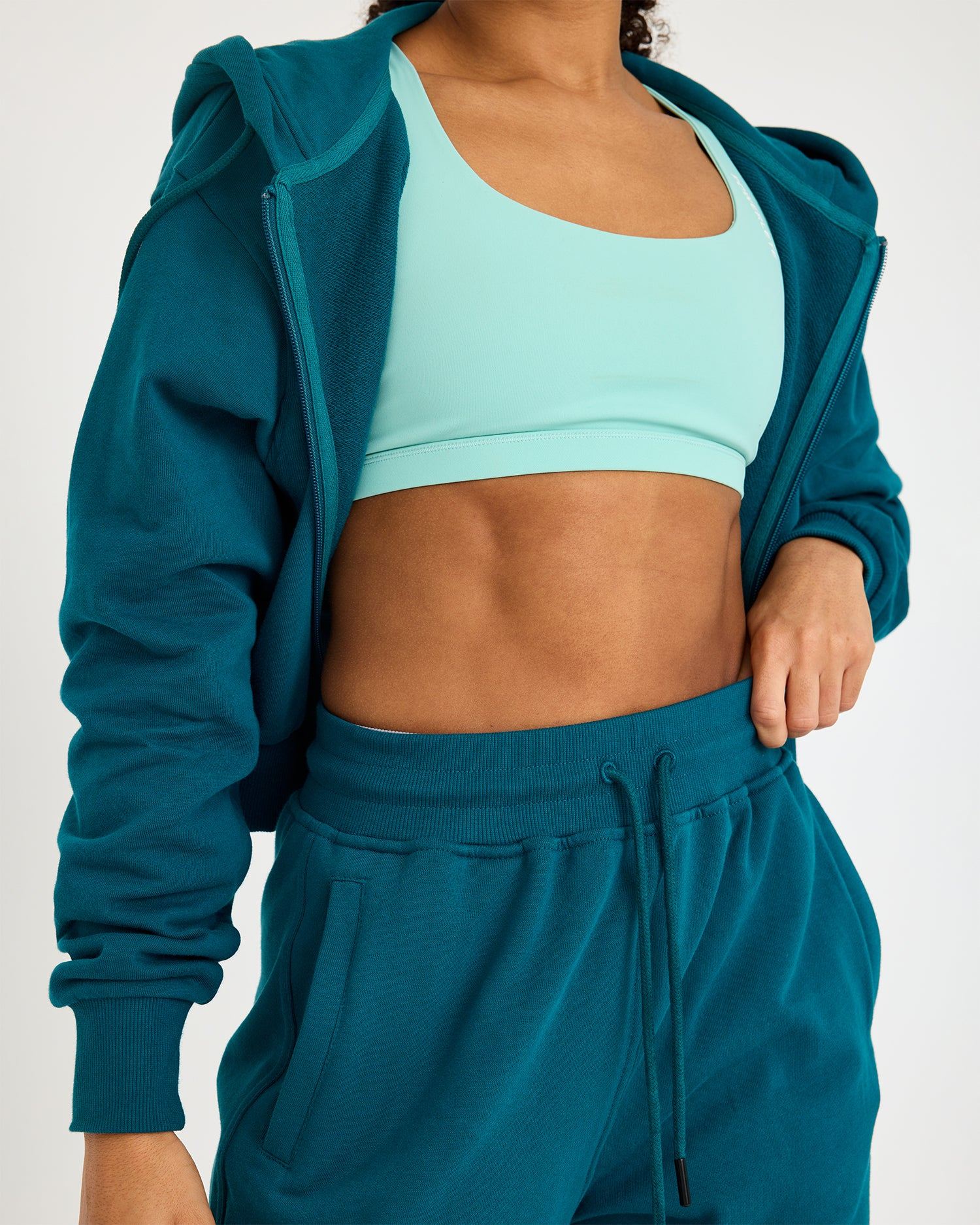 Core Classic Cropped Zip Hoodie for Women - Soft Fleece Pullover with Front Pockets | Perfect for Gym, Running & Casual Streetwear Outfits